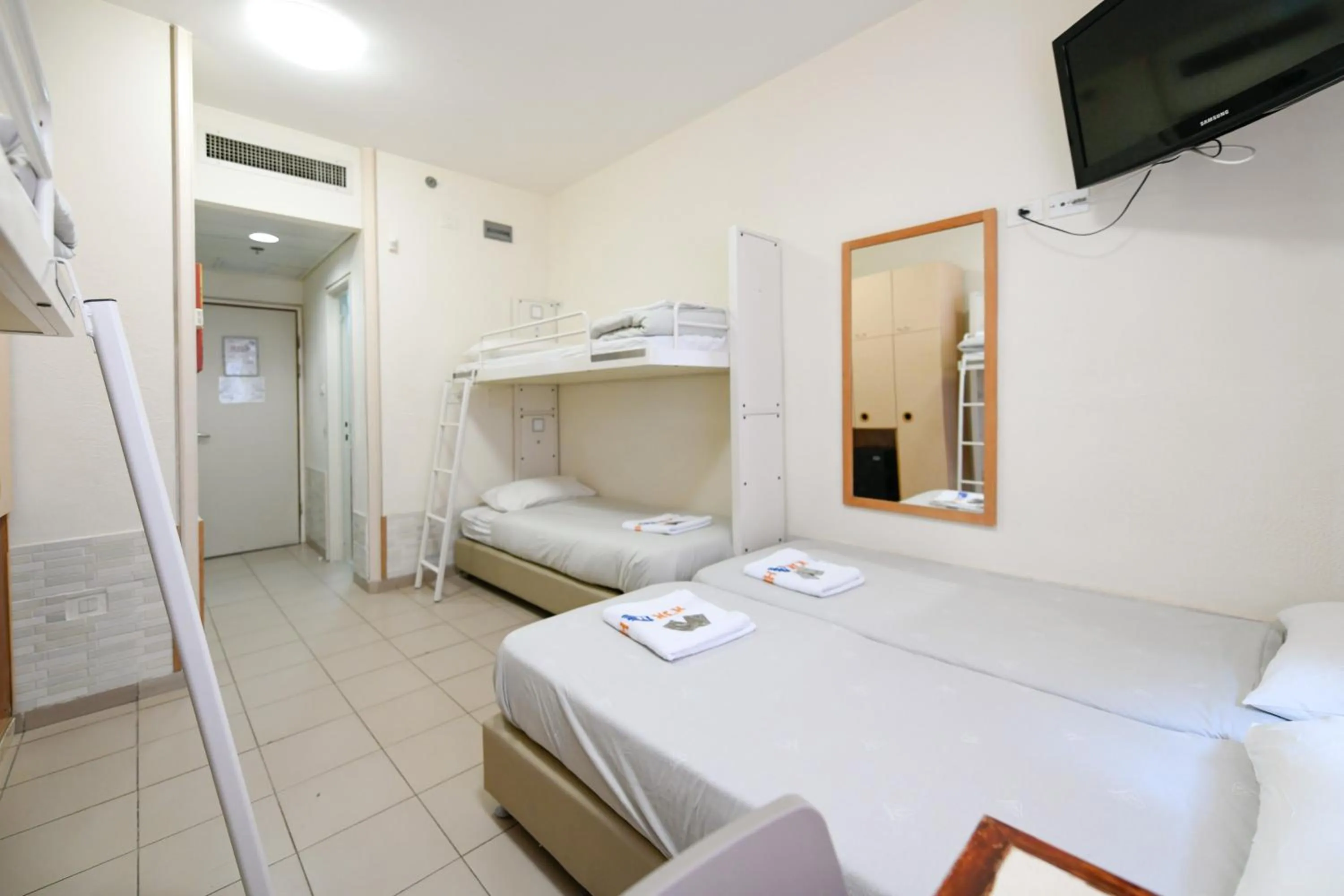 Bed in HI Agron - Jerusalem Hostel