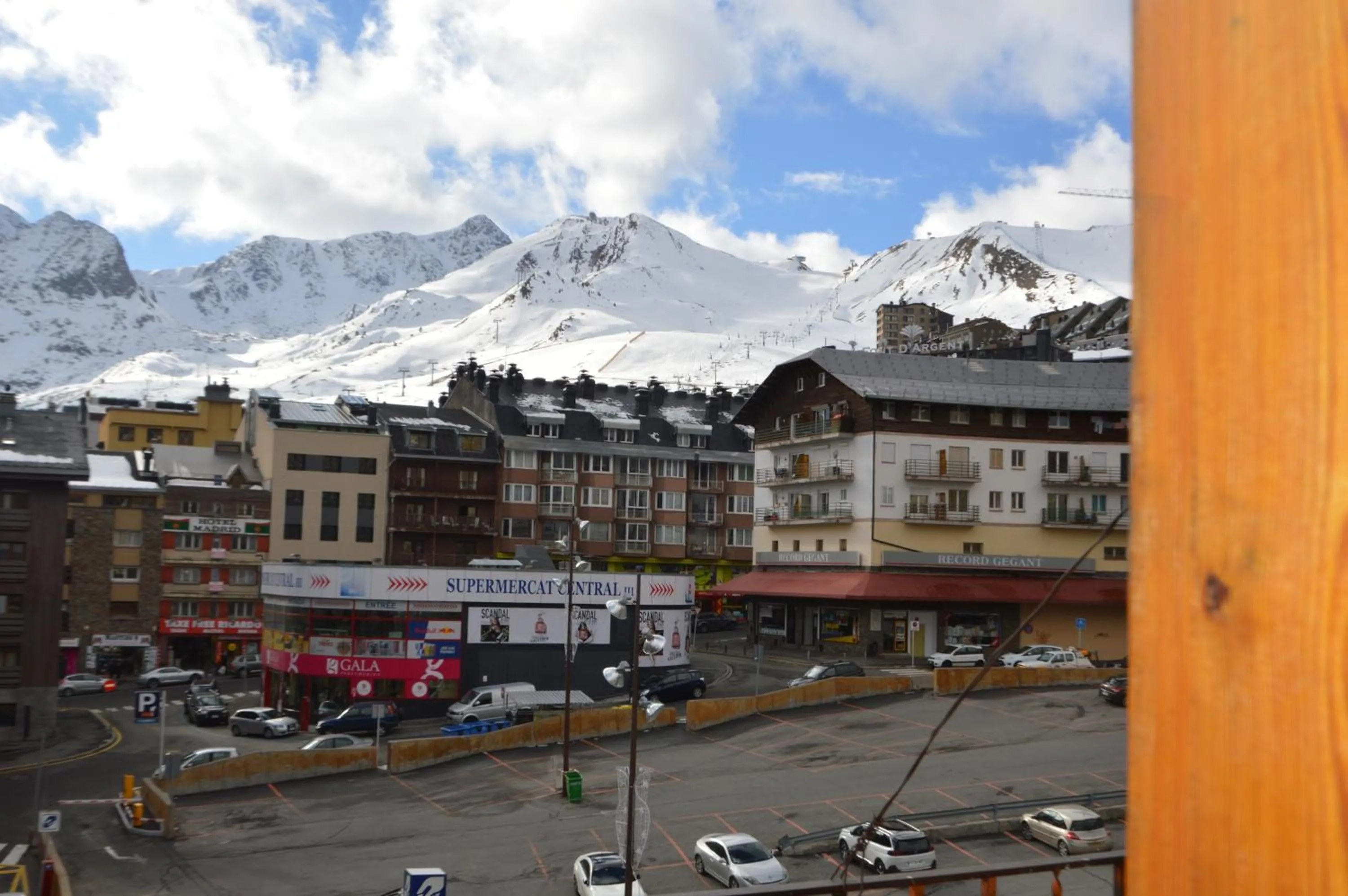 Parking in Hotel Panda