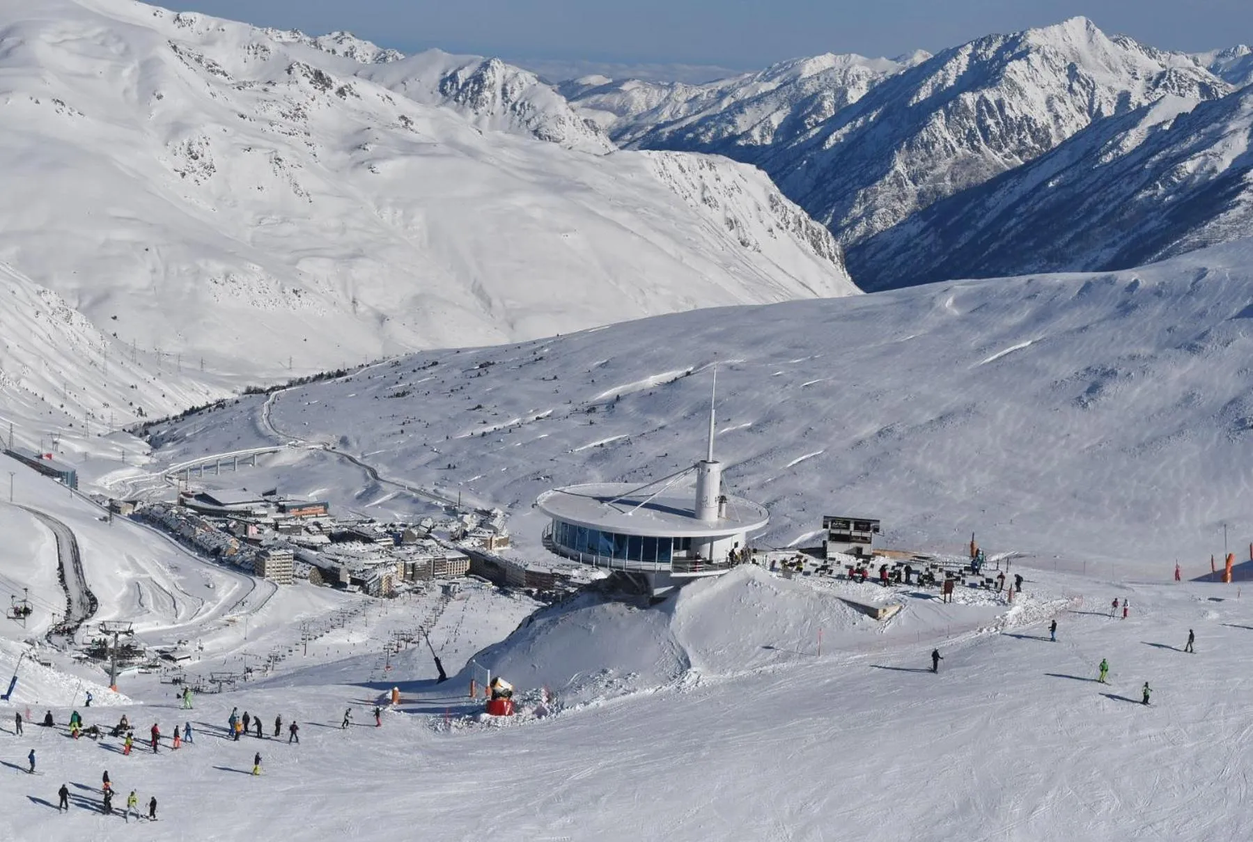 Skiing in Hotel Panda
