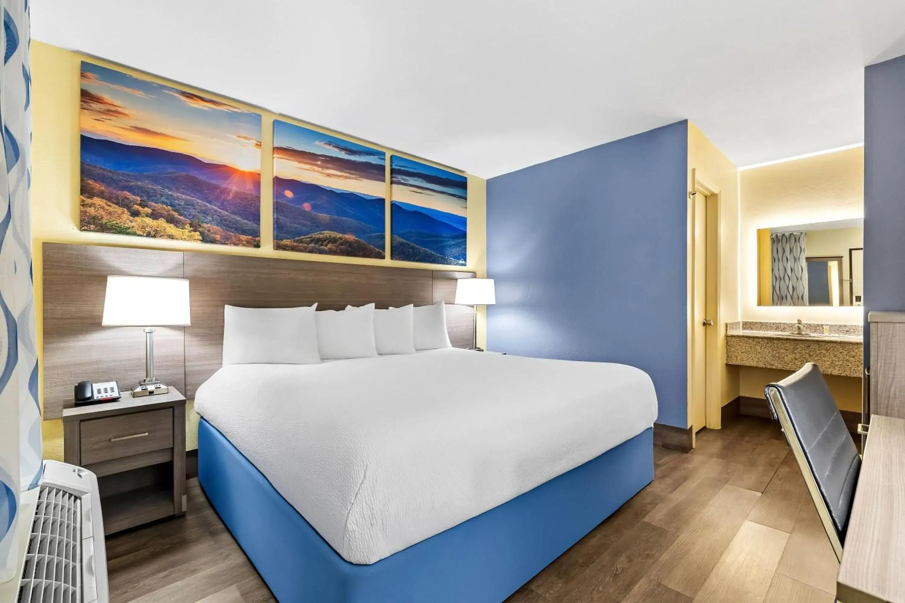 Bed in Days Inn by Wyndham Cleveland TN Bed in Days Inn by Wyndham Cleveland TN