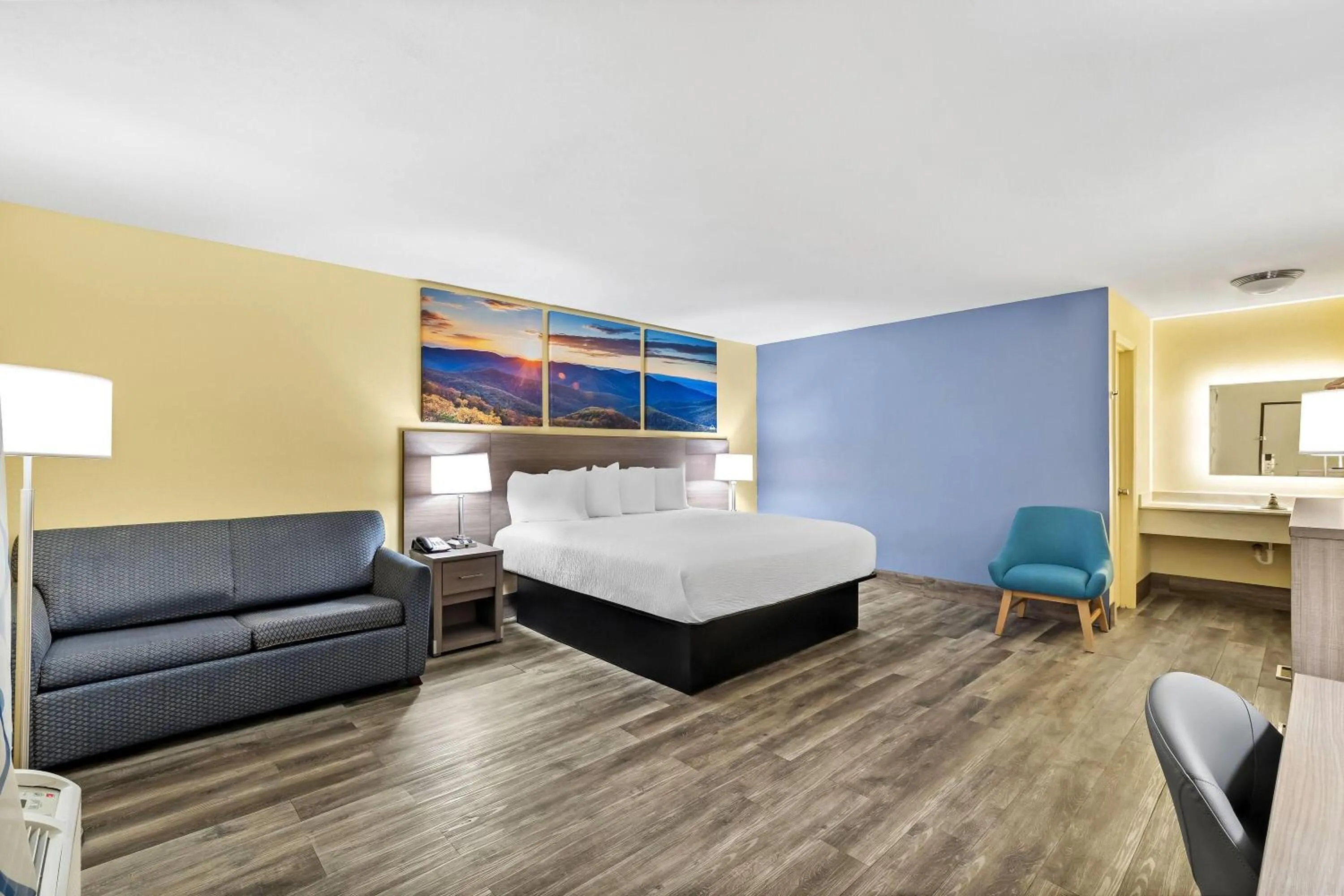 Photo of the whole room, Bed in Days Inn by Wyndham Cleveland TN