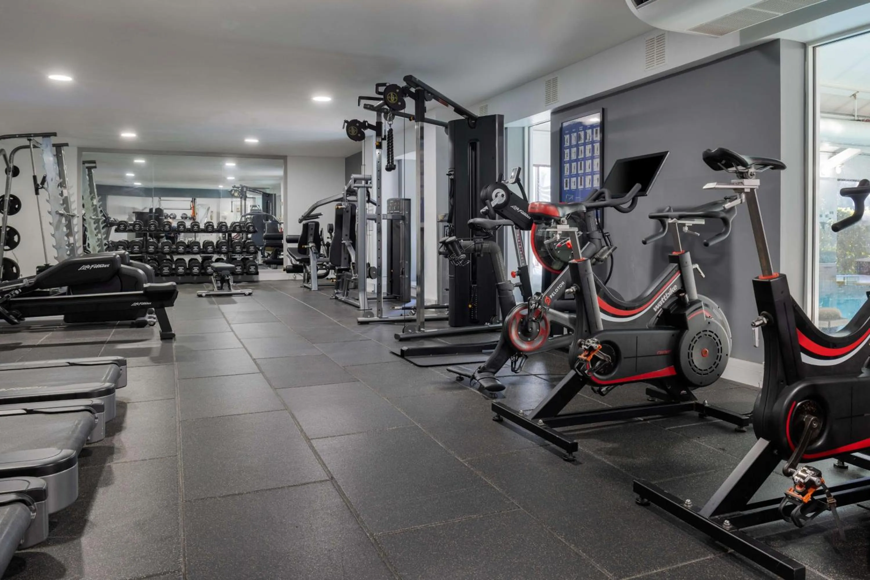 Fitness centre/facilities in DoubleTree by Hilton Bristol North
