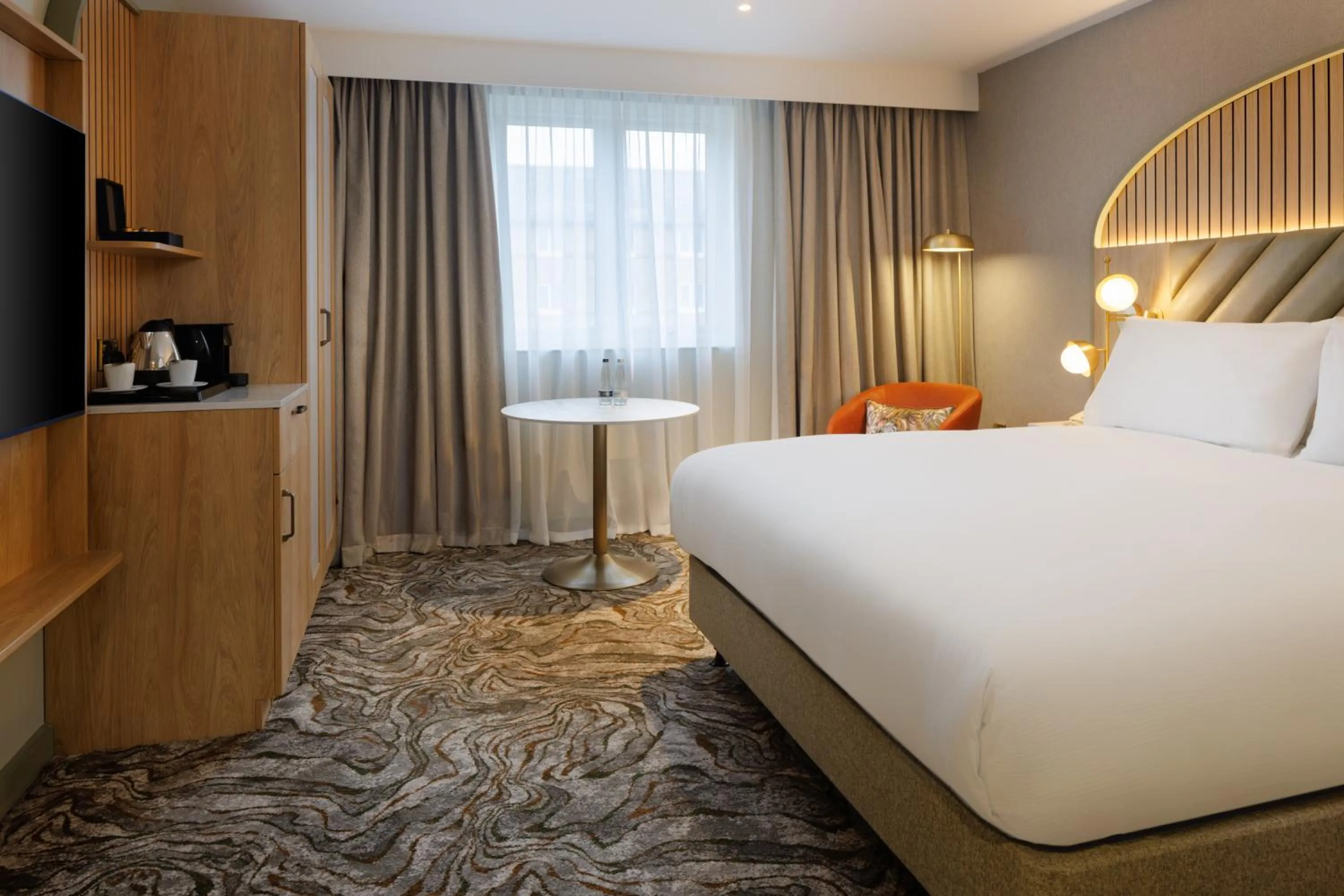 Bed in DoubleTree by Hilton Bristol North