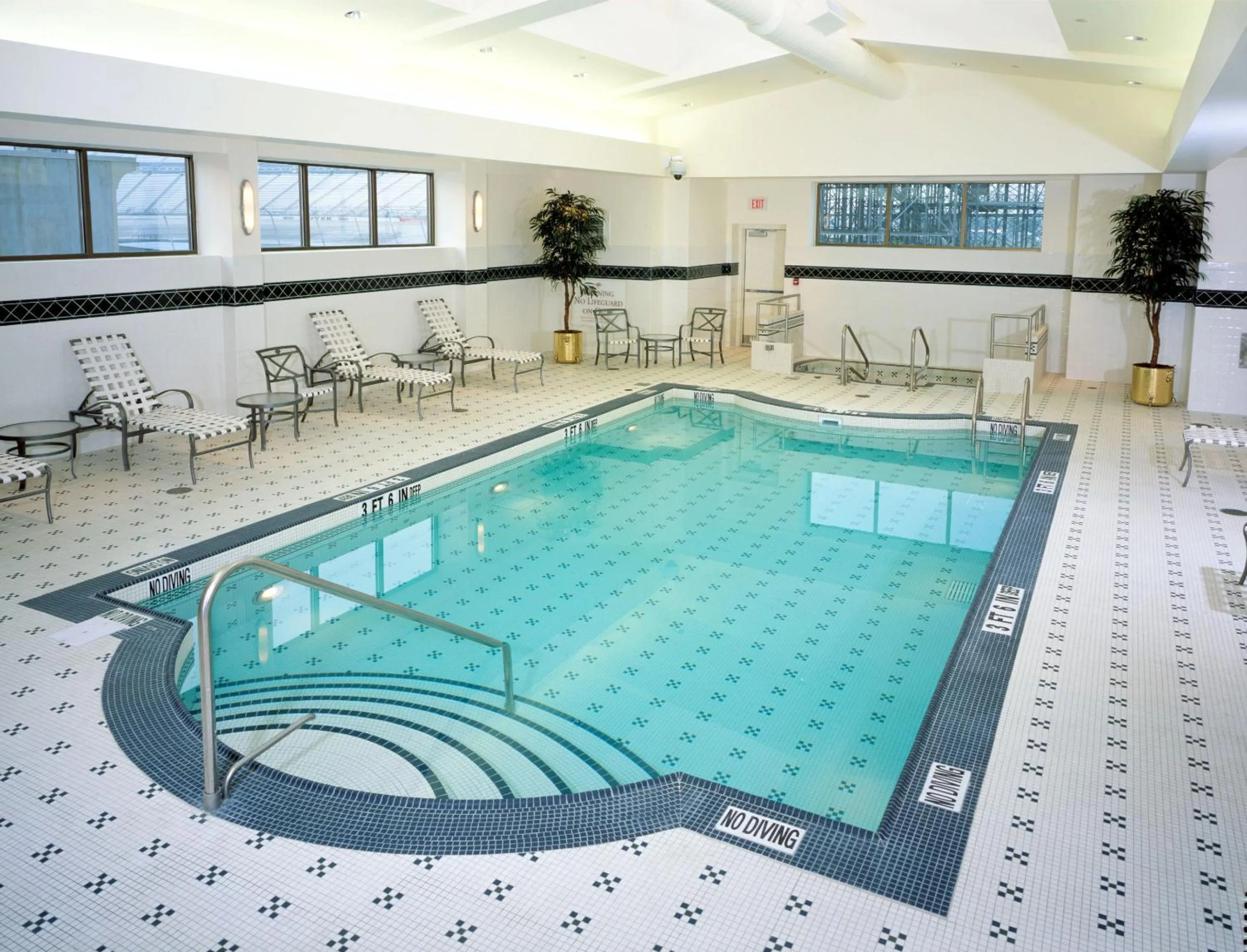 Swimming pool in Bally's Dover