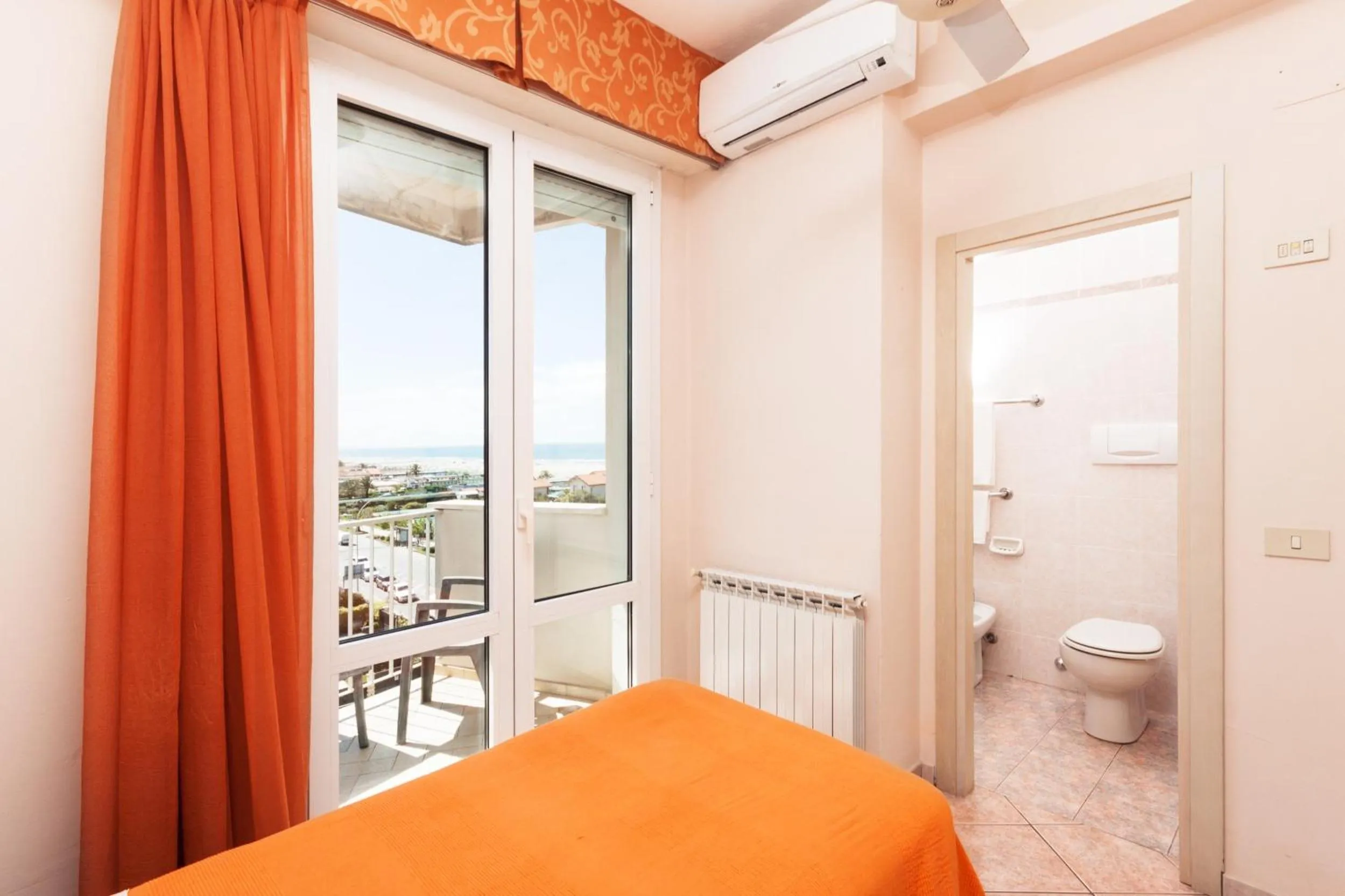 Photo of the whole room, Bed in Hotel Ambasciatori