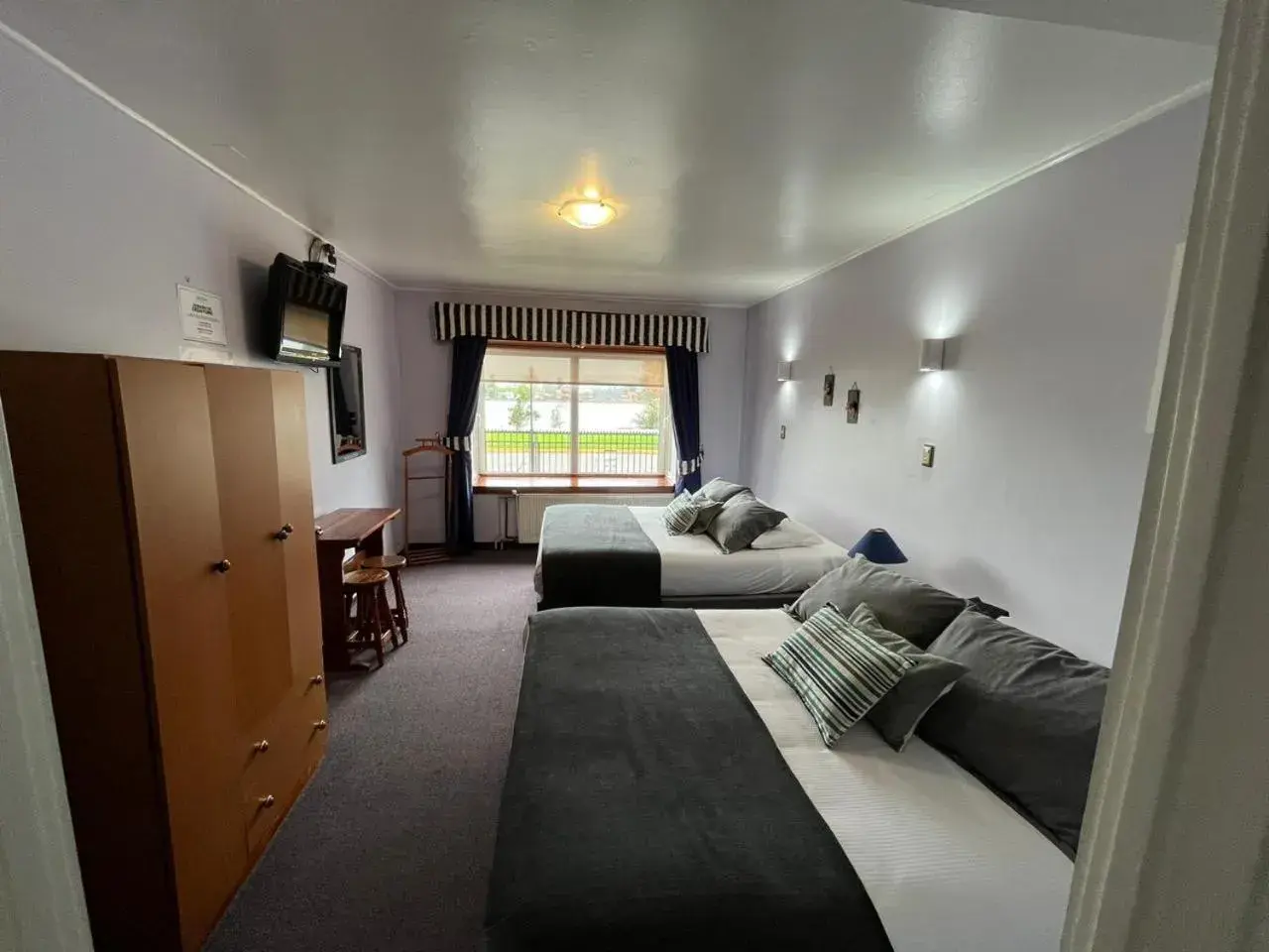 Deluxe Twin Room with River View - single occupancy in Montepiedra Costanera Valdivia Deluxe Twin Room with River View - single occupancy in Montepiedra Costanera Valdivia