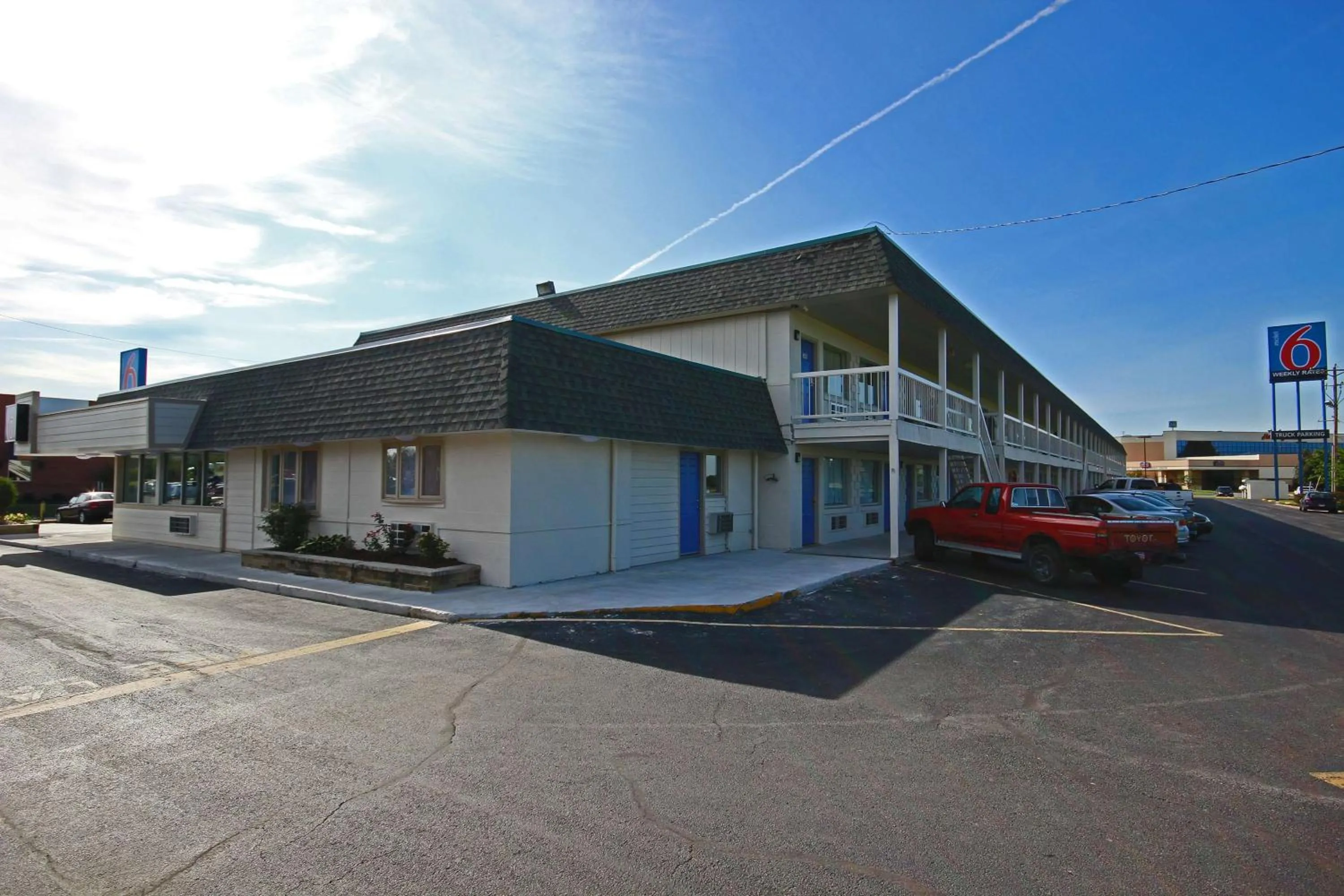 Property building in Motel 6-Lima, OH