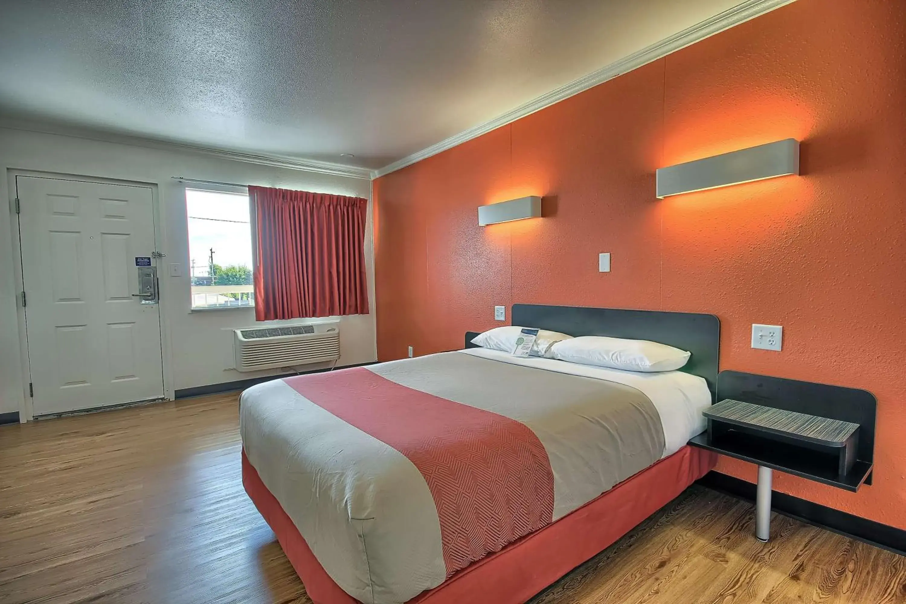 Photo of the whole room, Bed in Motel 6-Lima, OH Photo of the whole room, Bed in Motel 6-Lima, OH