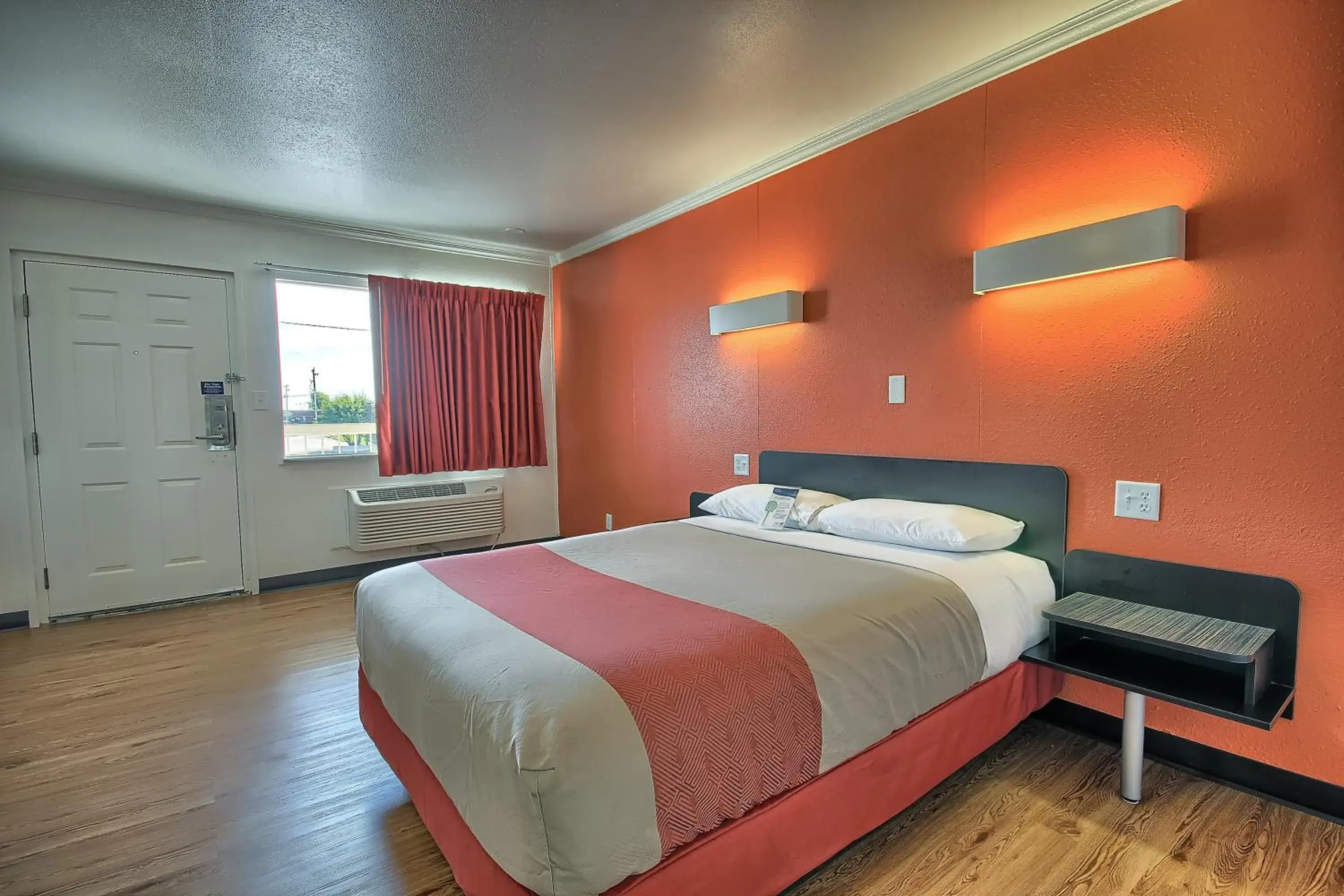 Bedroom, Bed in Motel 6-Lima, OH Bedroom, Bed in Motel 6-Lima, OH