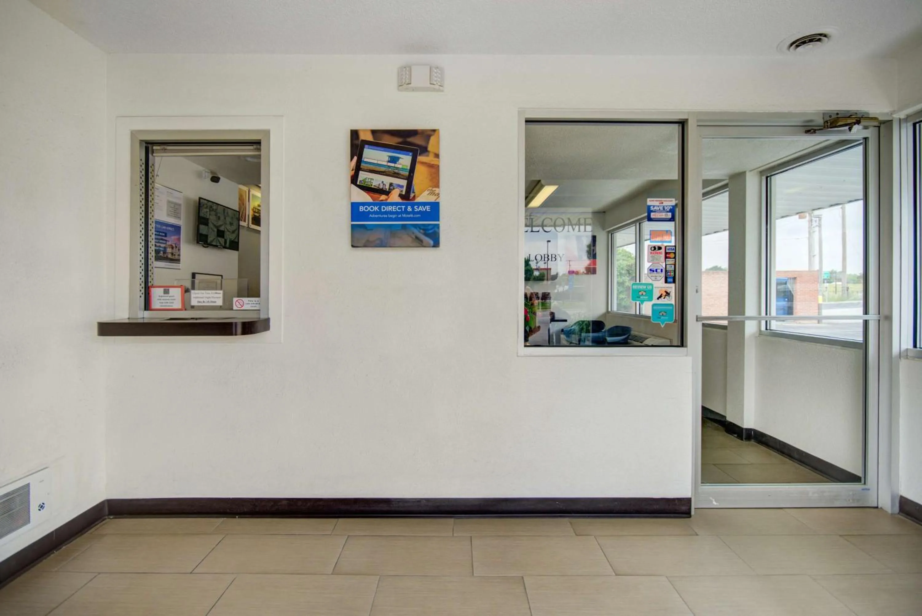 Lobby or reception in Motel 6-Lima, OH