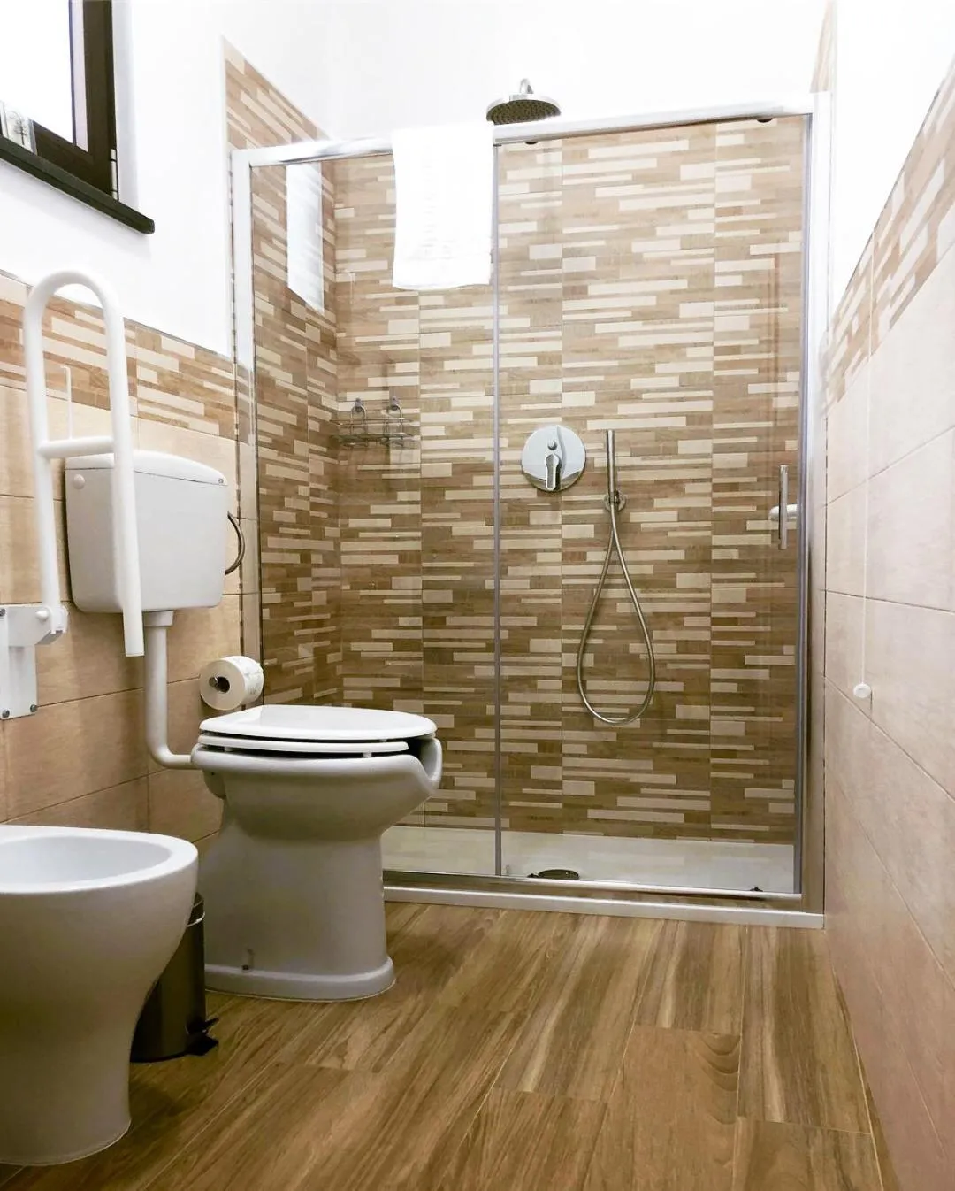Shower in La Quercia