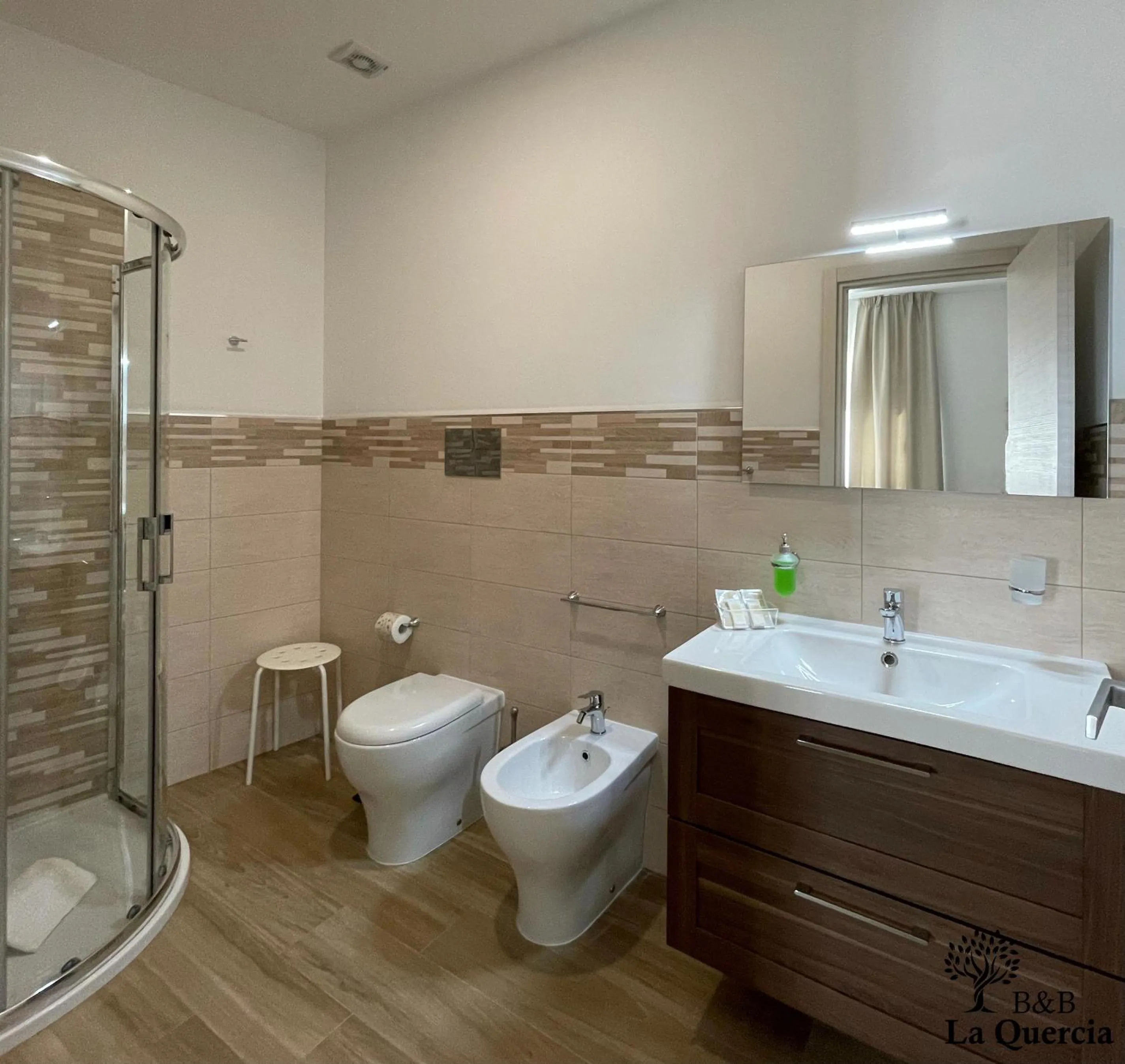 Shower in La Quercia