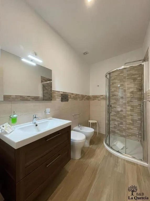 Shower in La Quercia