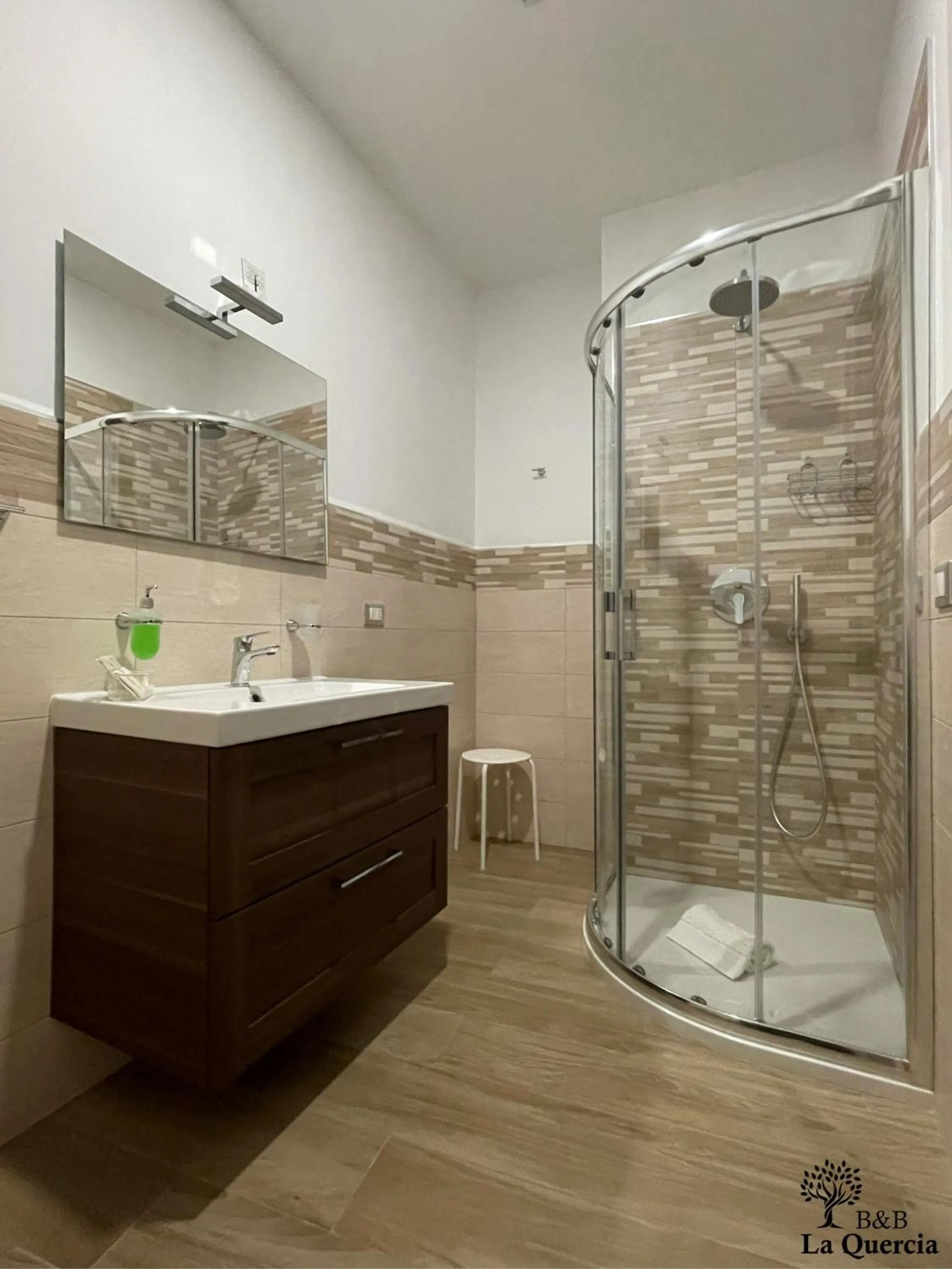 Shower in La Quercia