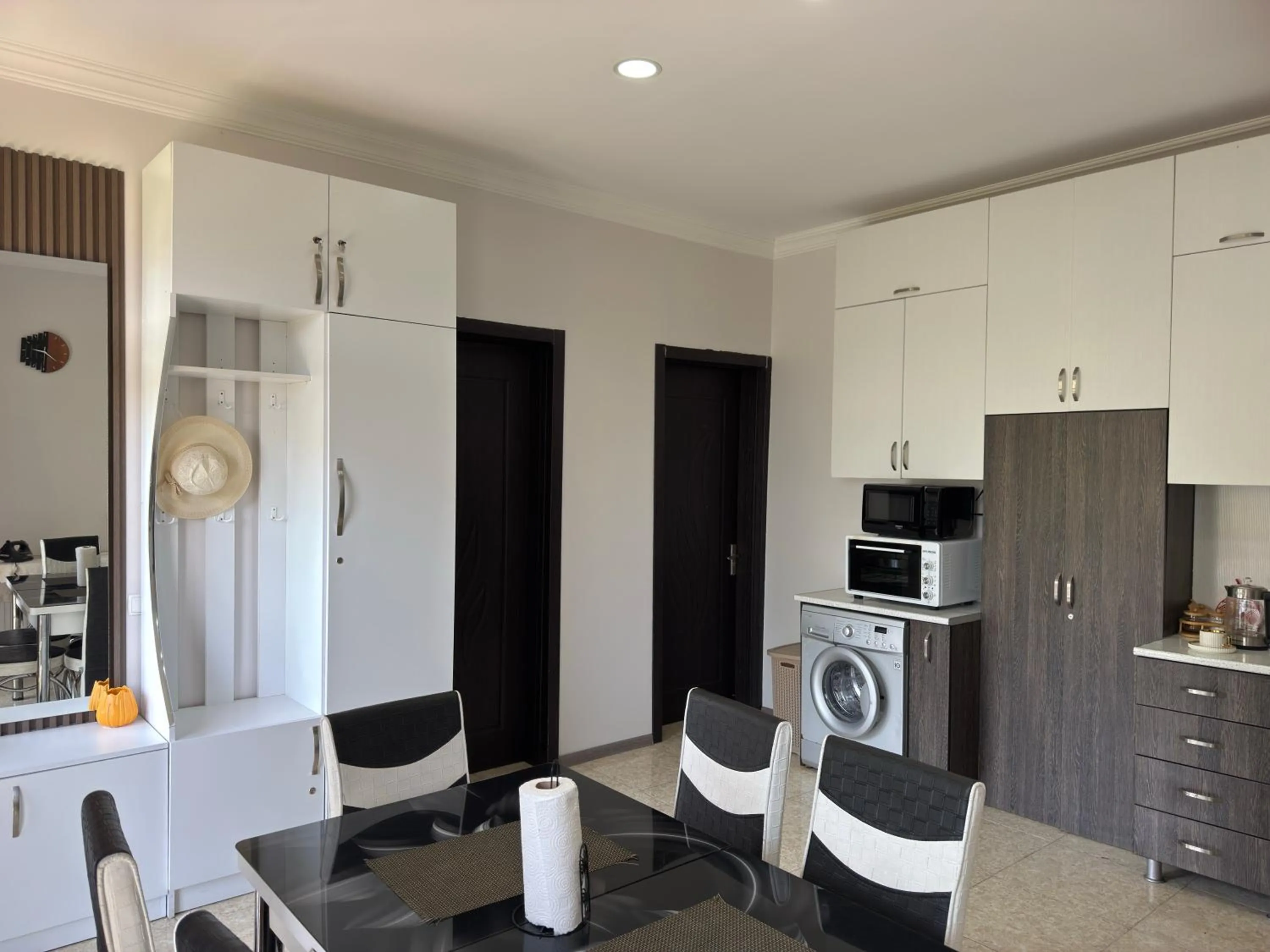 Lia Guest House