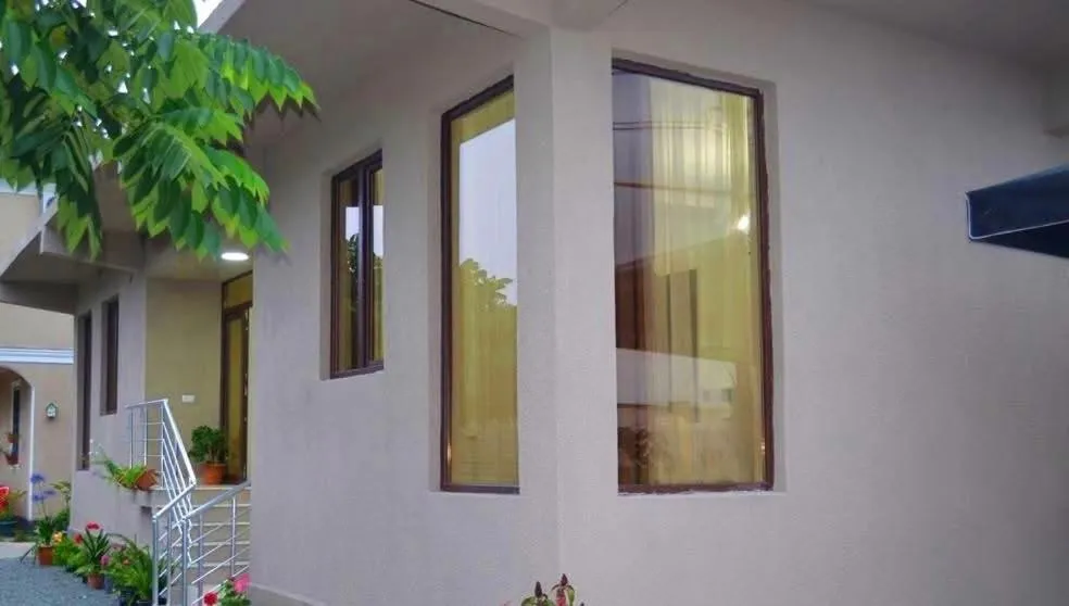 Lia Guest House