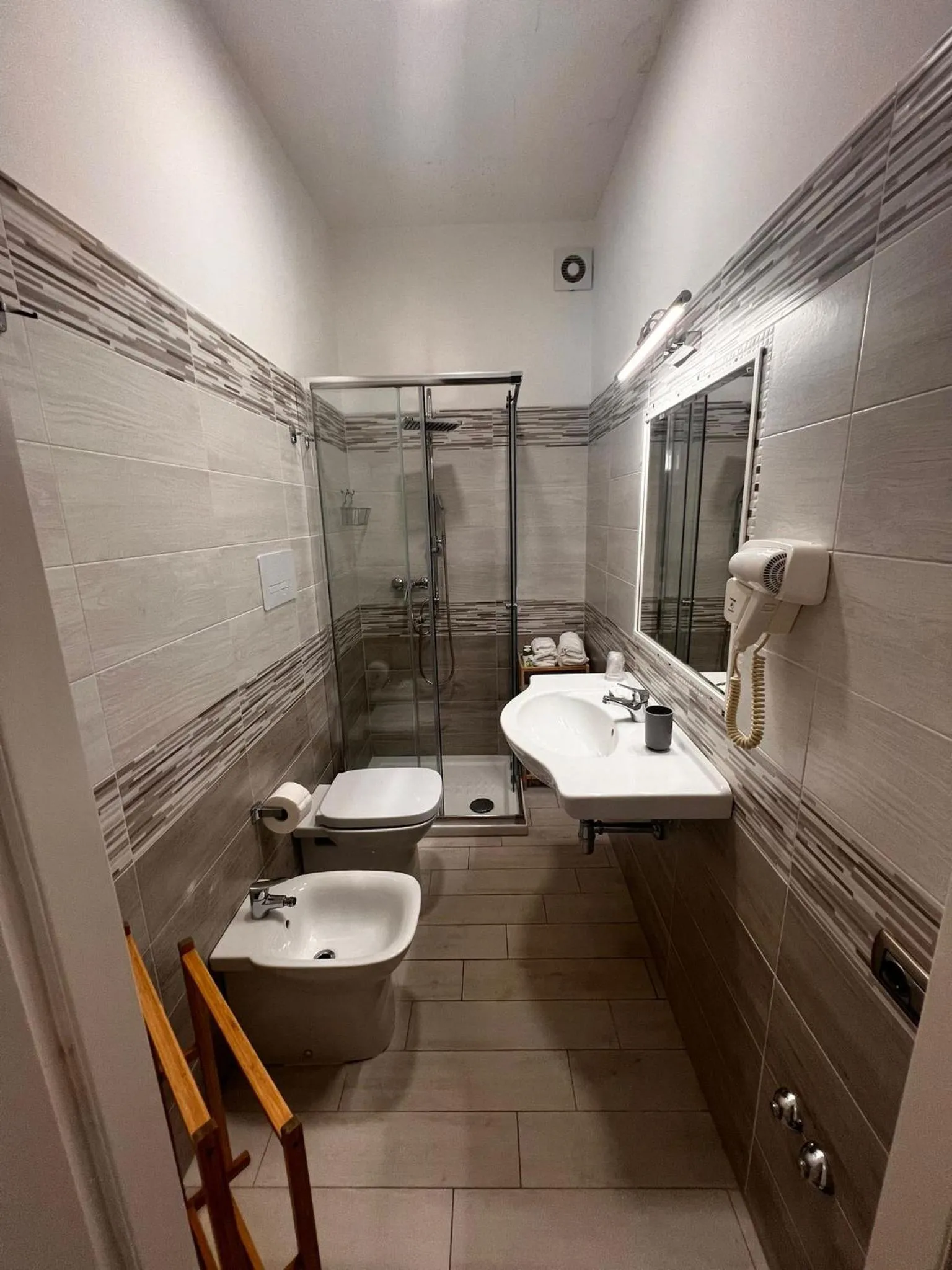 Shower in Le Tre Rose