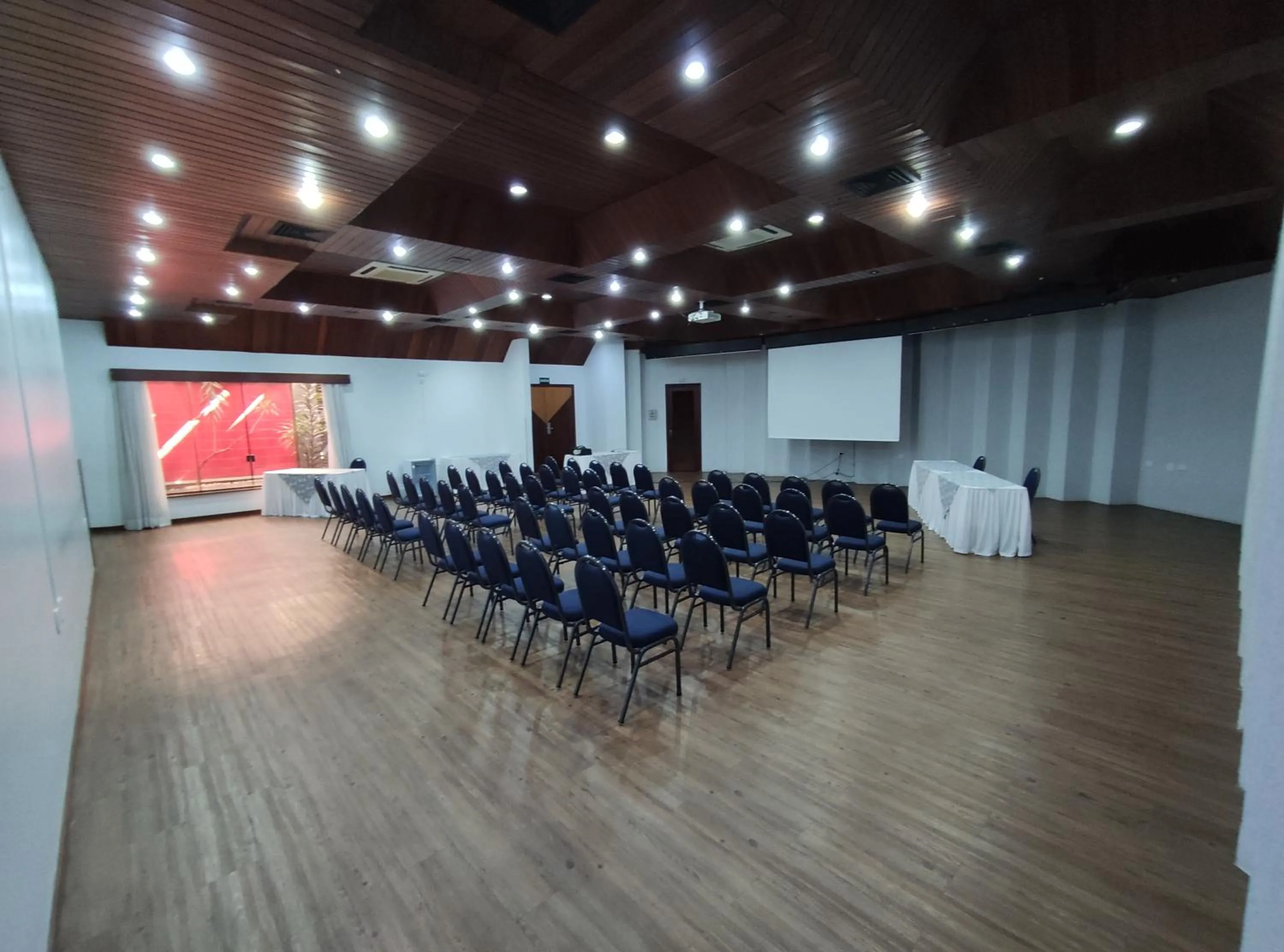 Meeting/conference room in Golden Ingá Hotel