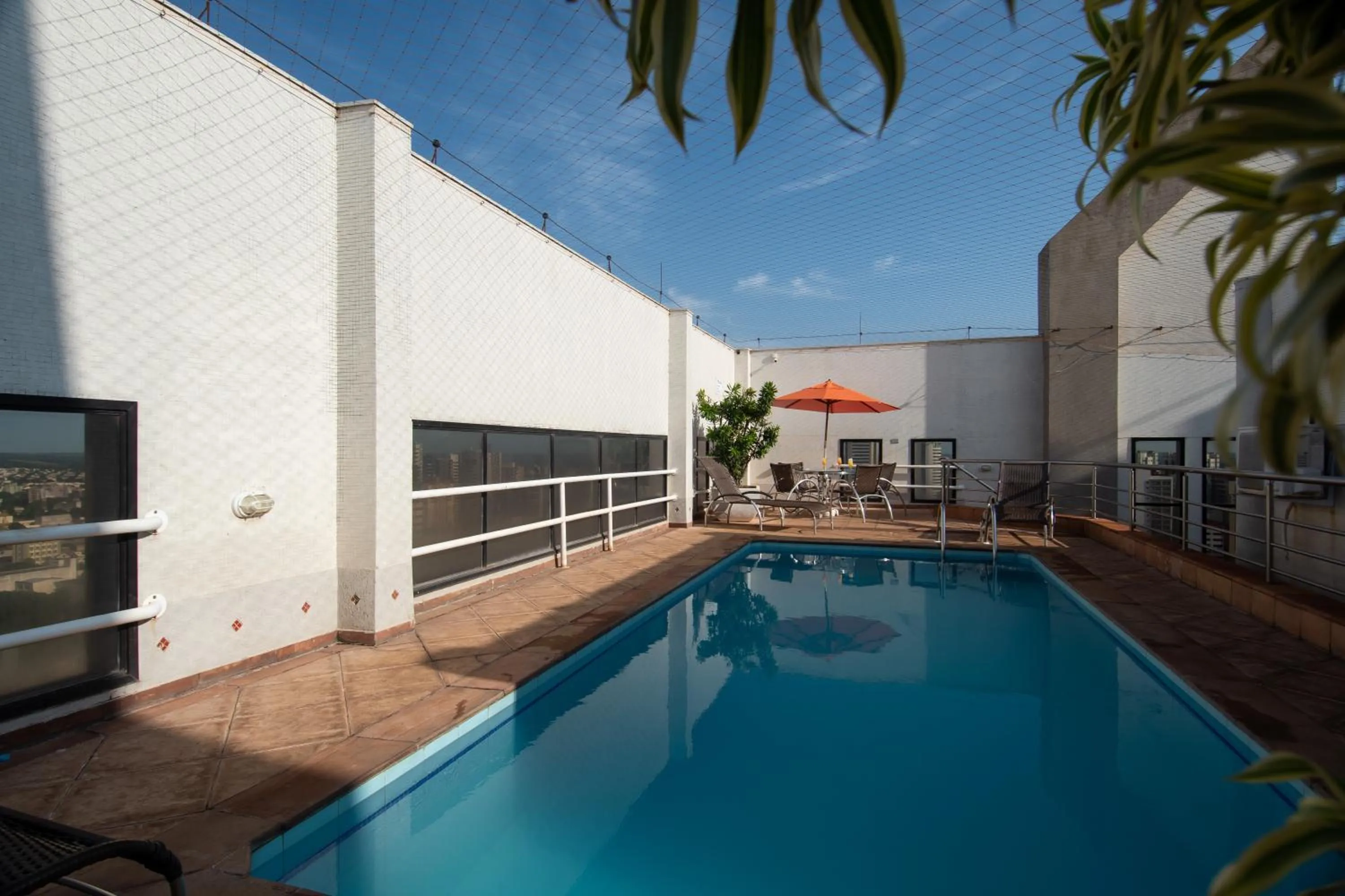 Swimming pool in Golden Ingá Hotel