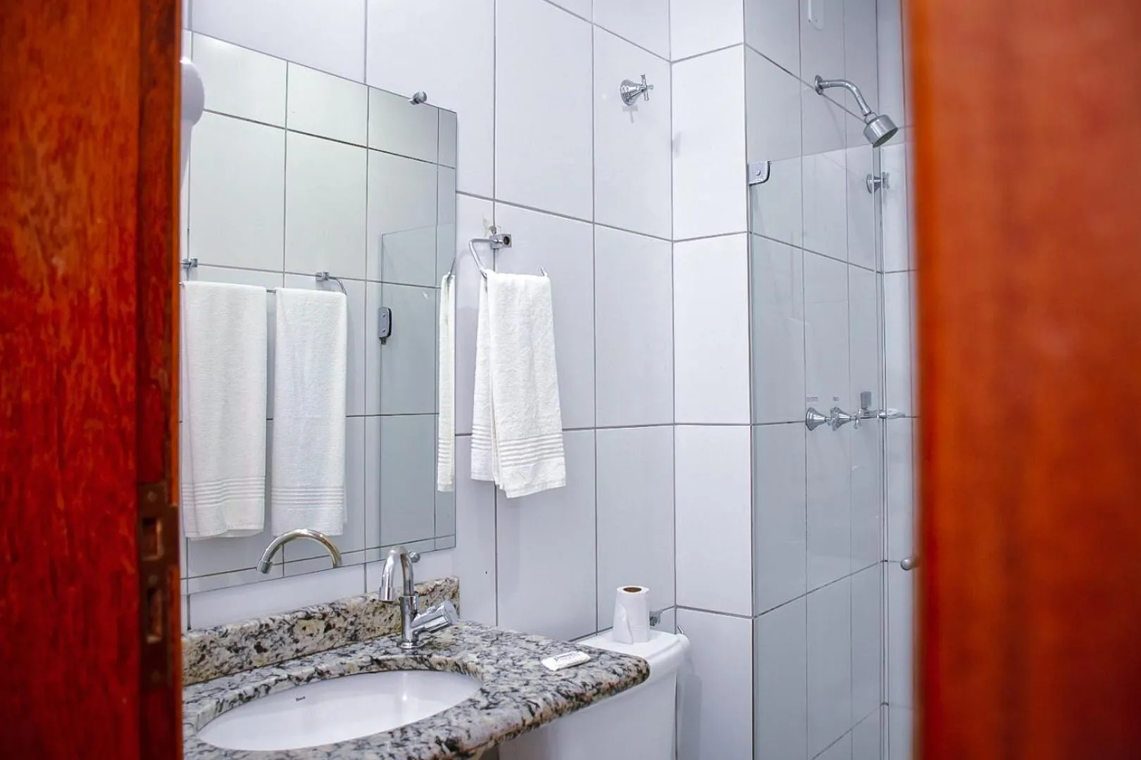 Bathroom in Pioneiro Hotel