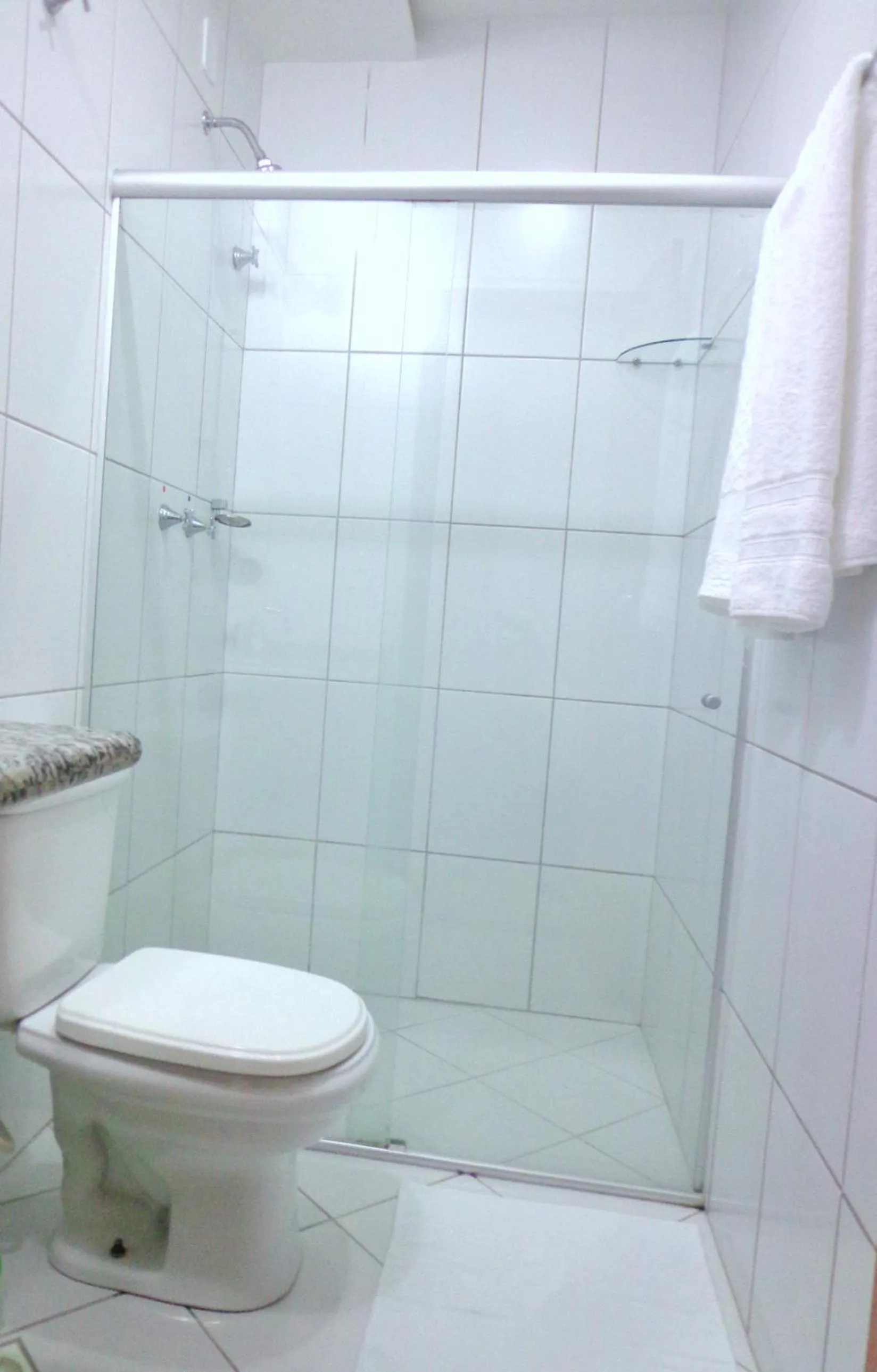 Shower in Pioneiro Hotel