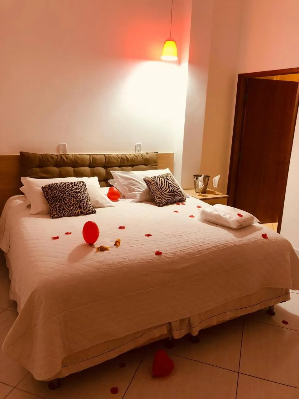 Bedroom, Bed in Pioneiro Hotel