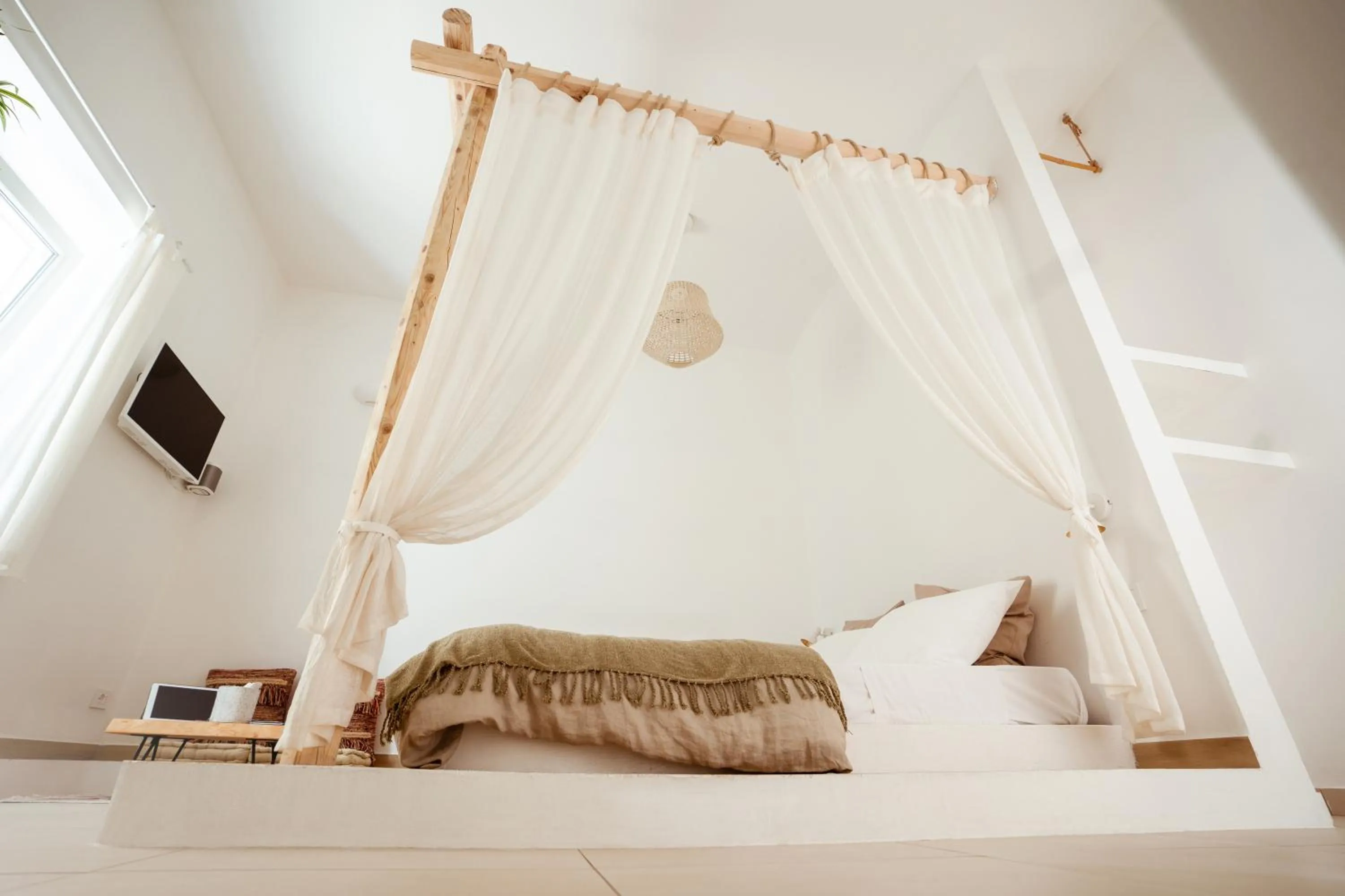 Bed in Break for two