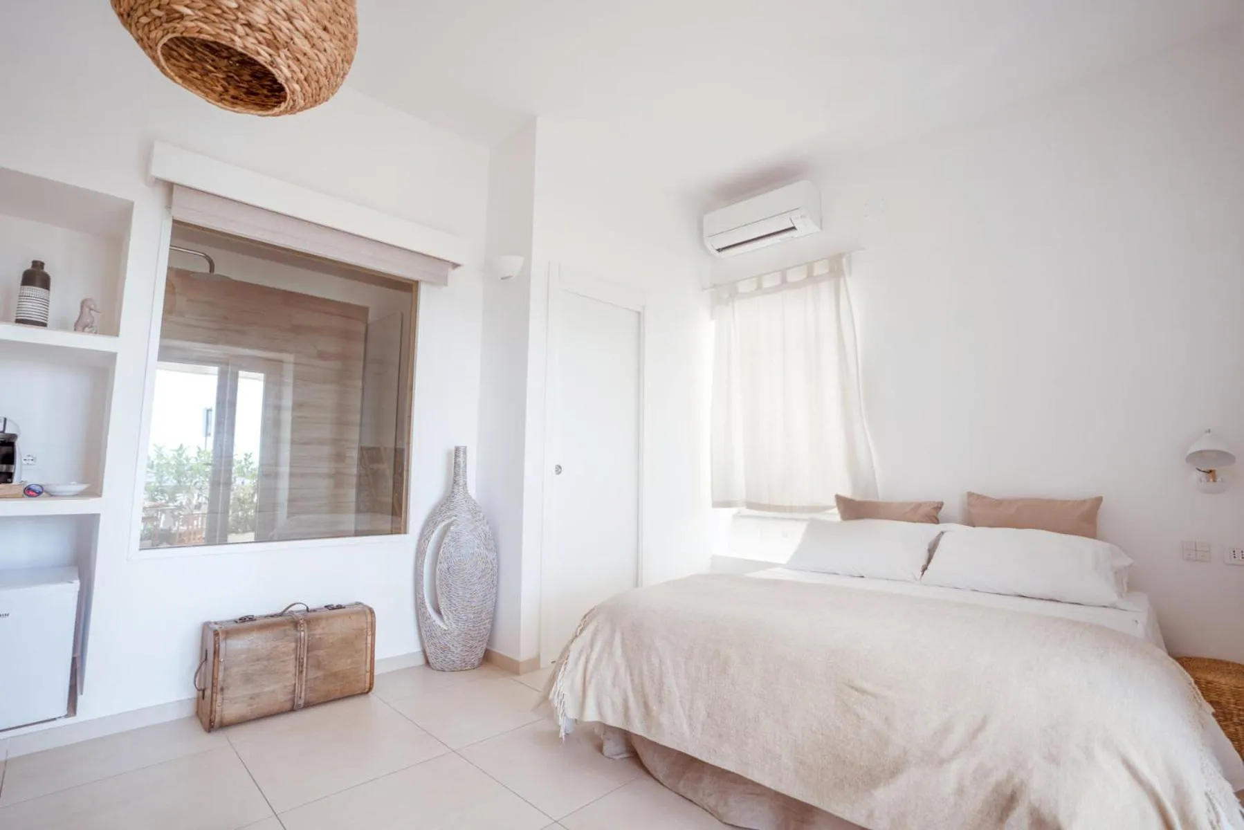 Shower, Bed in Break for two