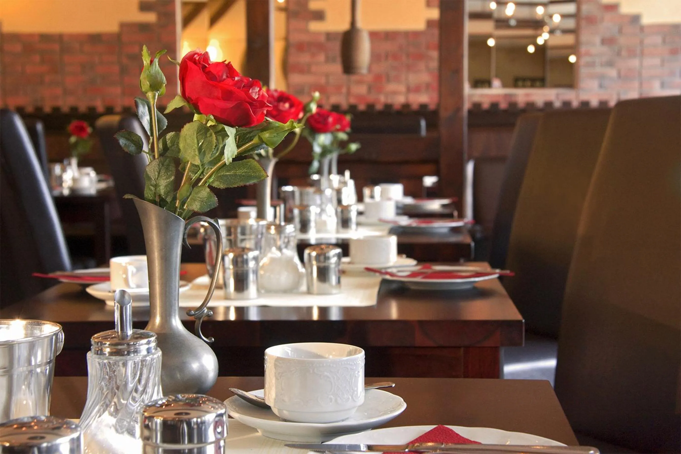 Buffet breakfast in Ostsee-Rittergut-Rügen mit BinzHotel & OrdensKapelle & RomantikGut