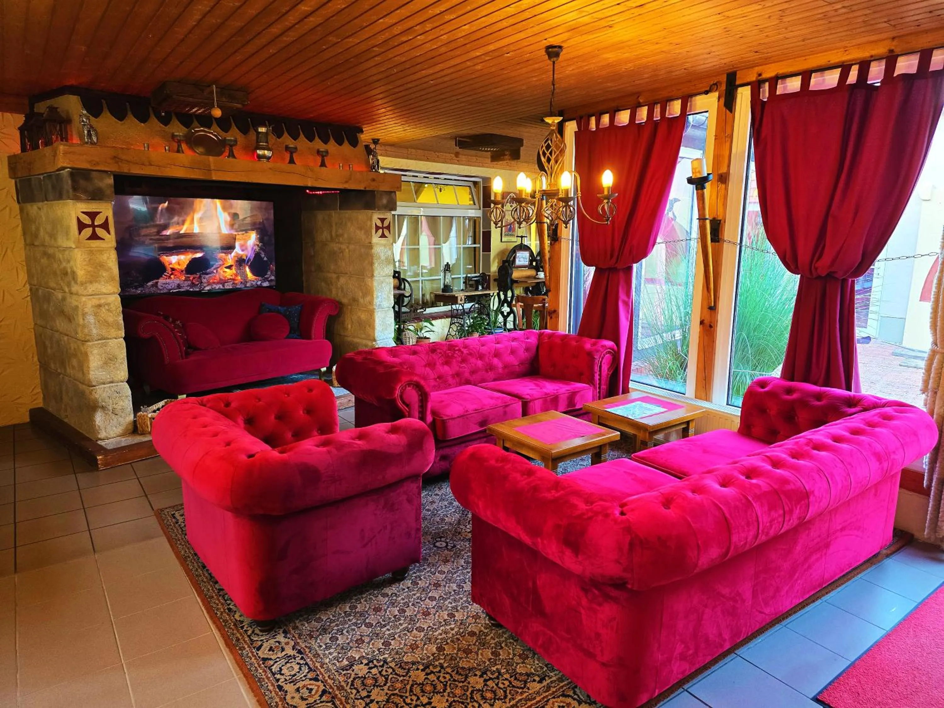 Lounge or bar in Ostsee-Rittergut-Rügen mit BinzHotel & OrdensKapelle & RomantikGut