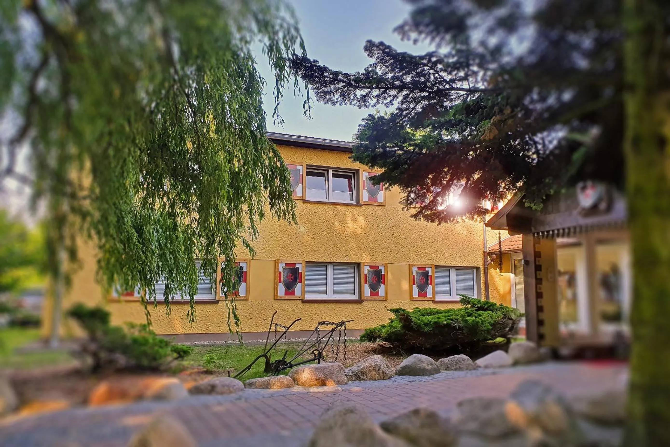 Property building in Ostsee-Rittergut-Rügen mit BinzHotel & OrdensKapelle & RomantikGut