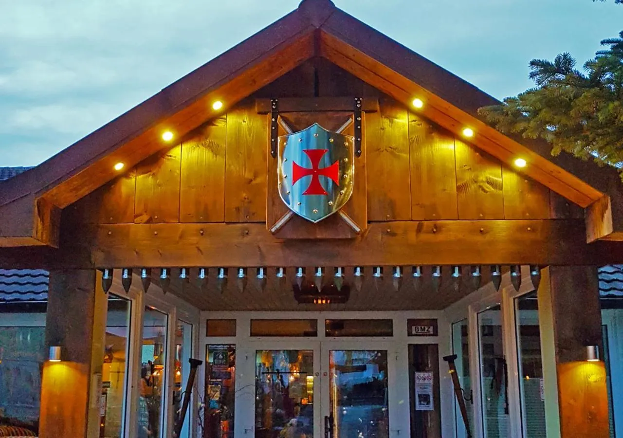 Facade/entrance in Ostsee-Rittergut-Rügen mit BinzHotel & OrdensKapelle & RomantikGut