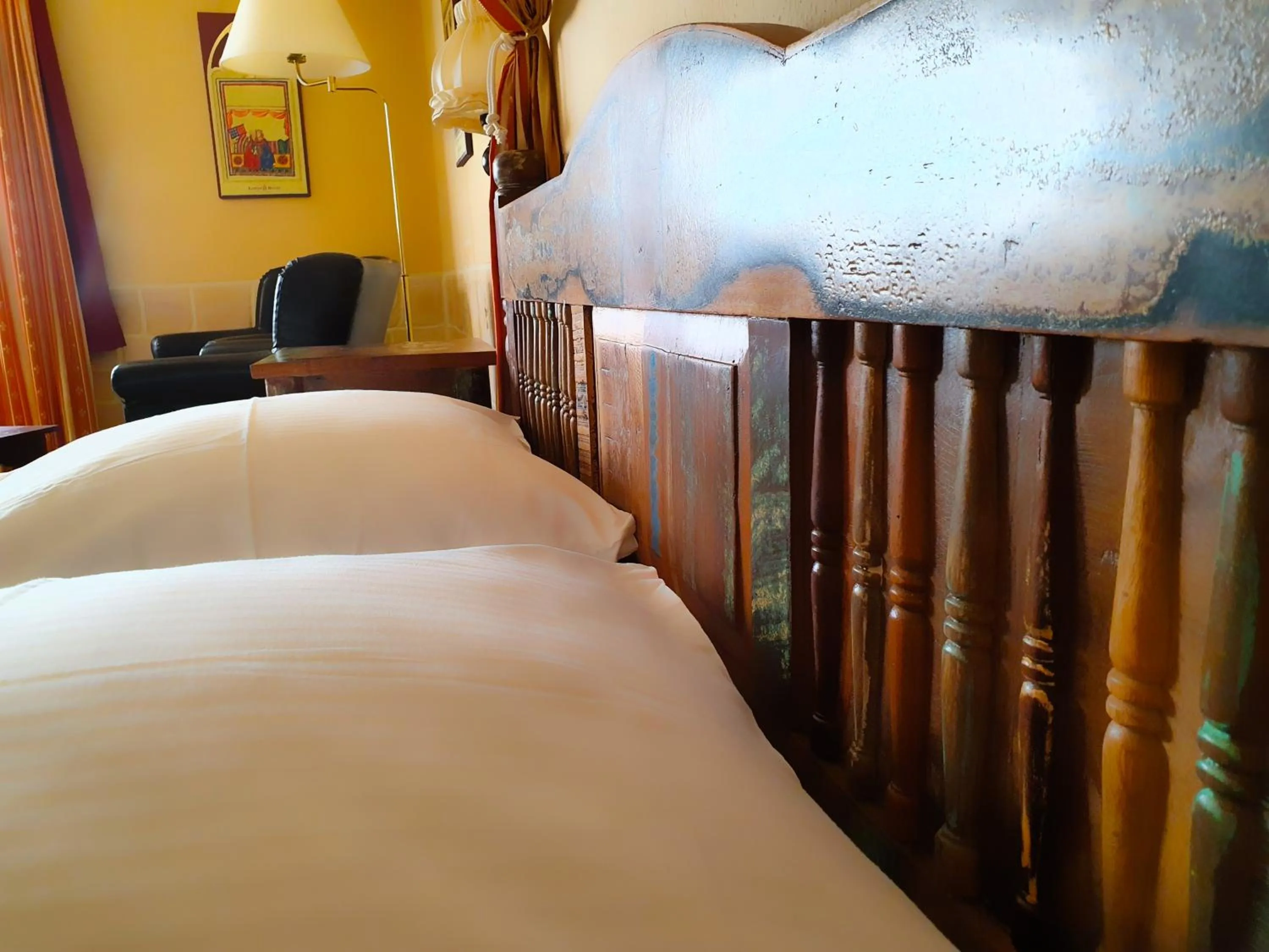 Bed in Ostsee-Rittergut-Rügen mit BinzHotel & OrdensKapelle & RomantikGut