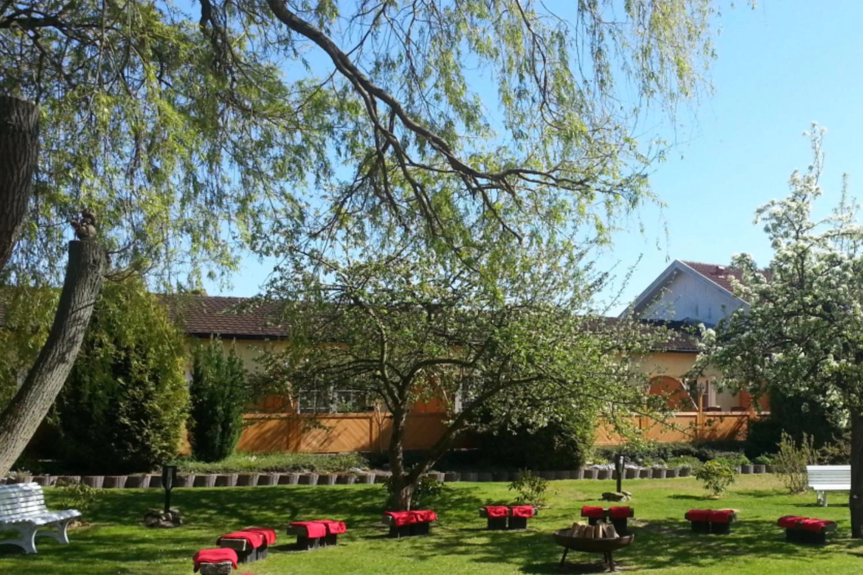 Property building in Ostsee-Rittergut-Rügen mit BinzHotel & OrdensKapelle & RomantikGut
