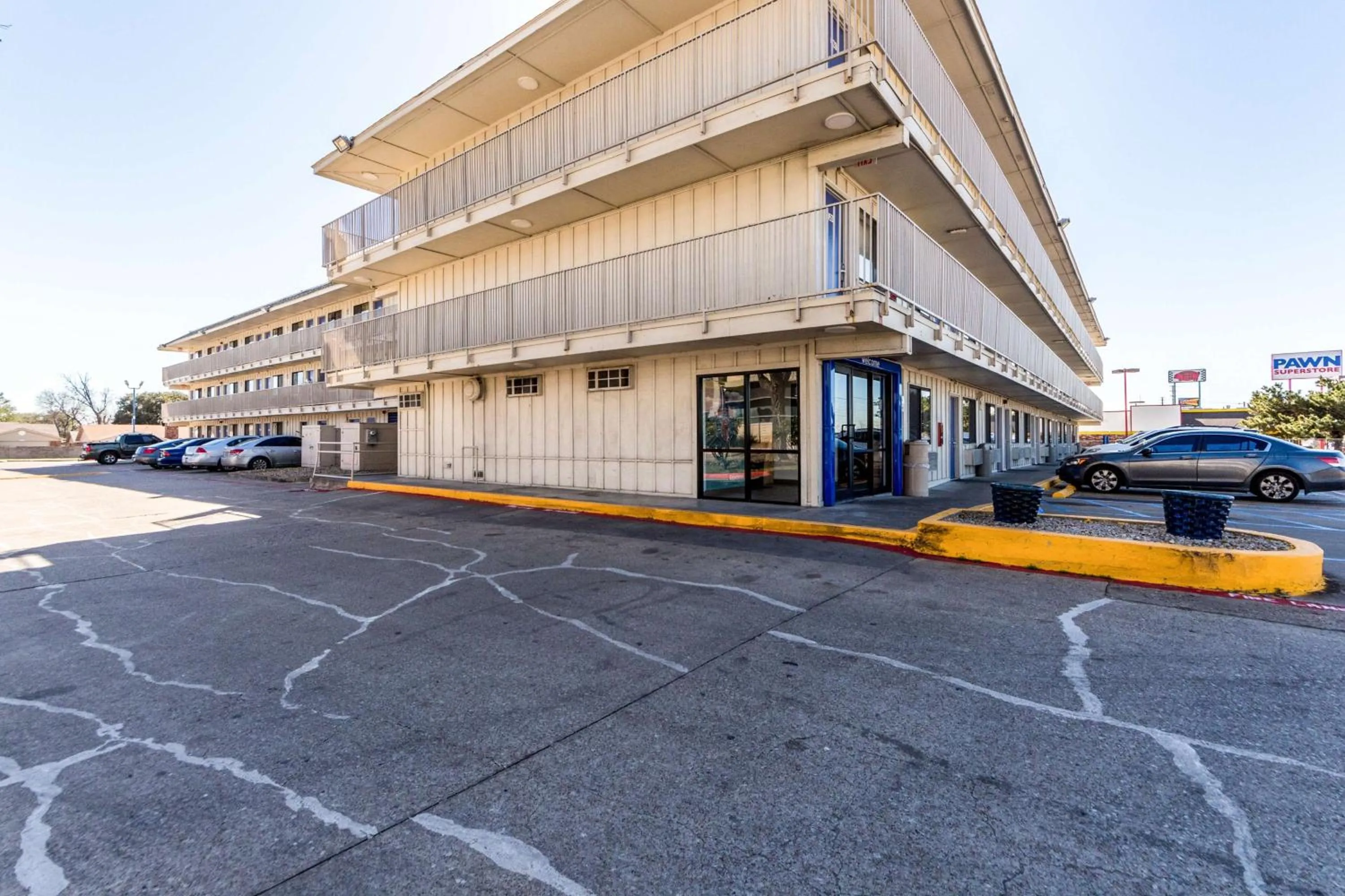 Property building in Motel 6-Garland, TX - Dallas