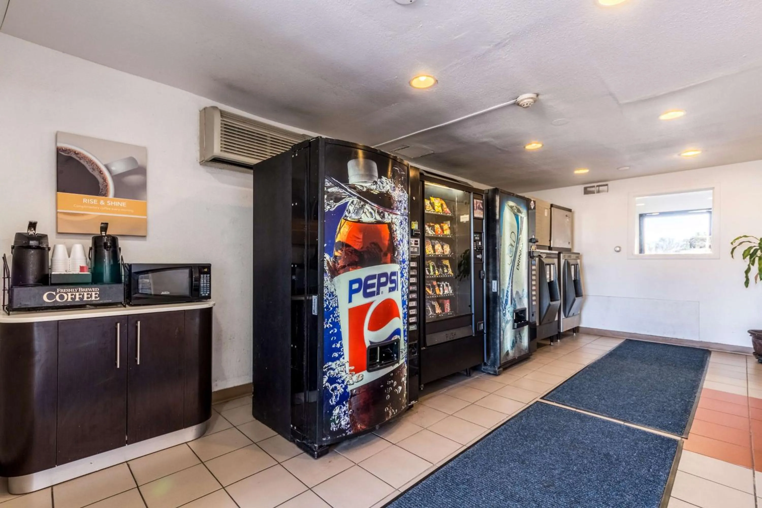 Lobby or reception in Motel 6-Garland, TX - Dallas