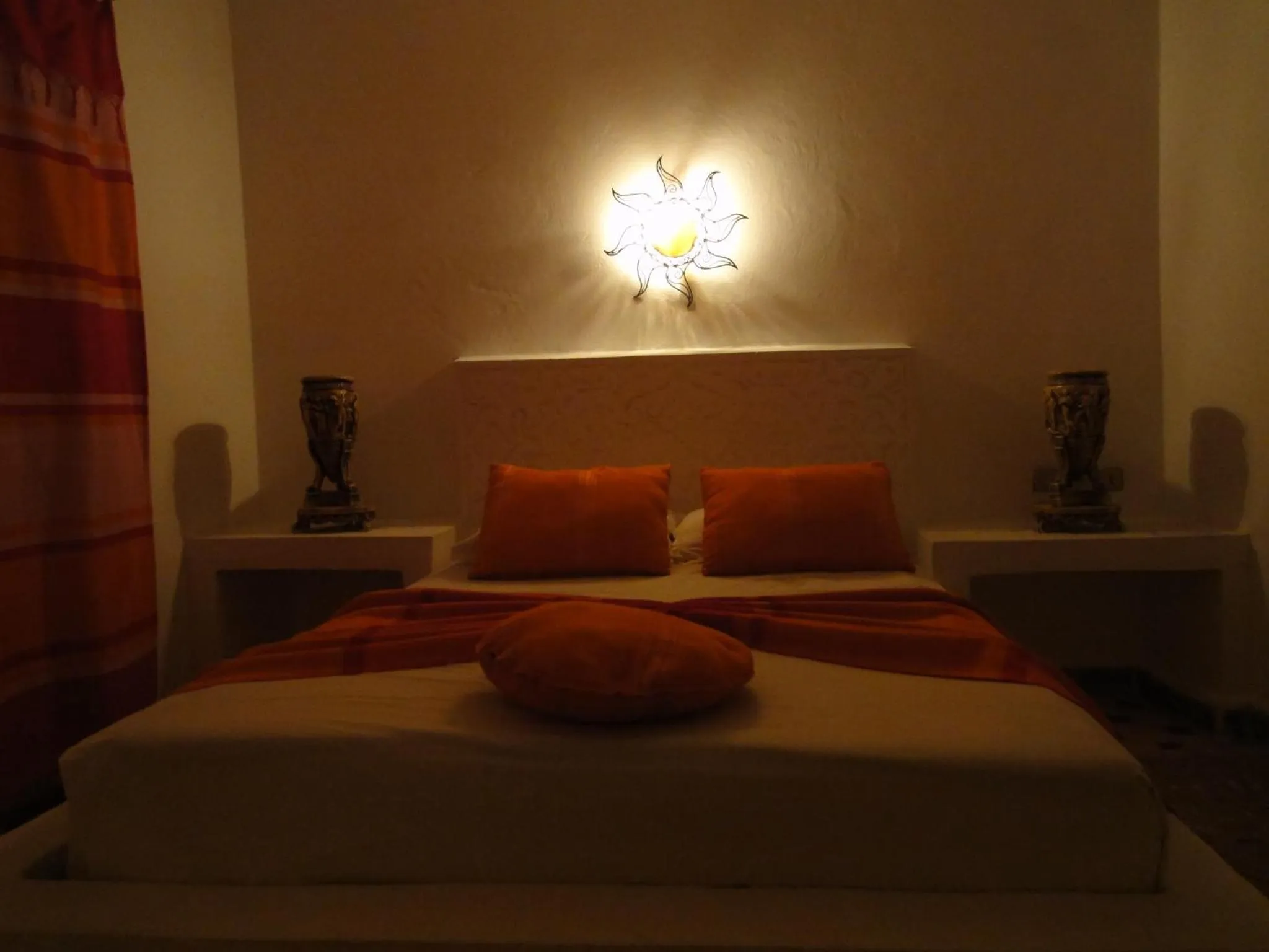 Bed in Hôtel Riad Gnaoua