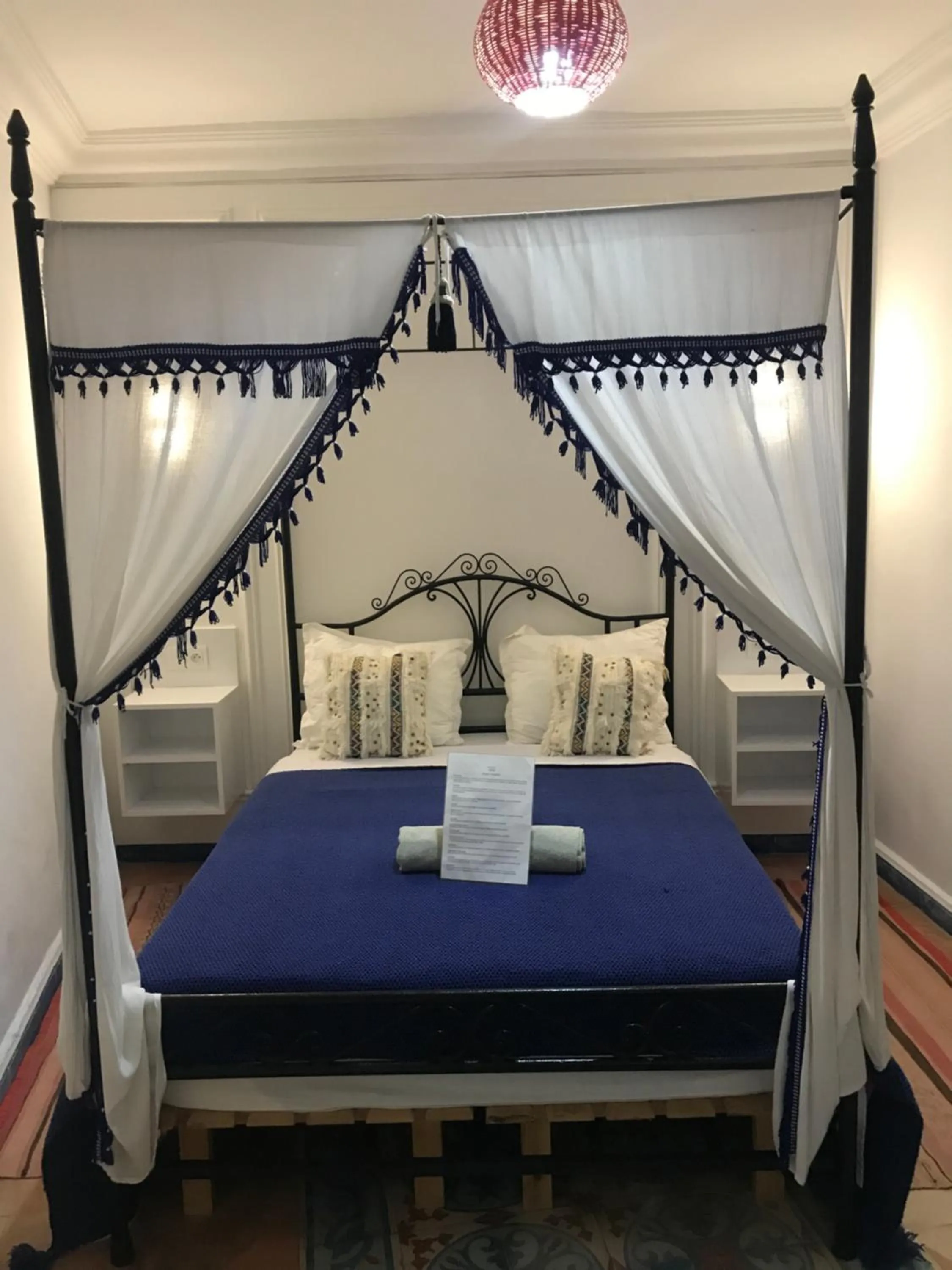 Bedroom, Bed in Hôtel Riad Gnaoua