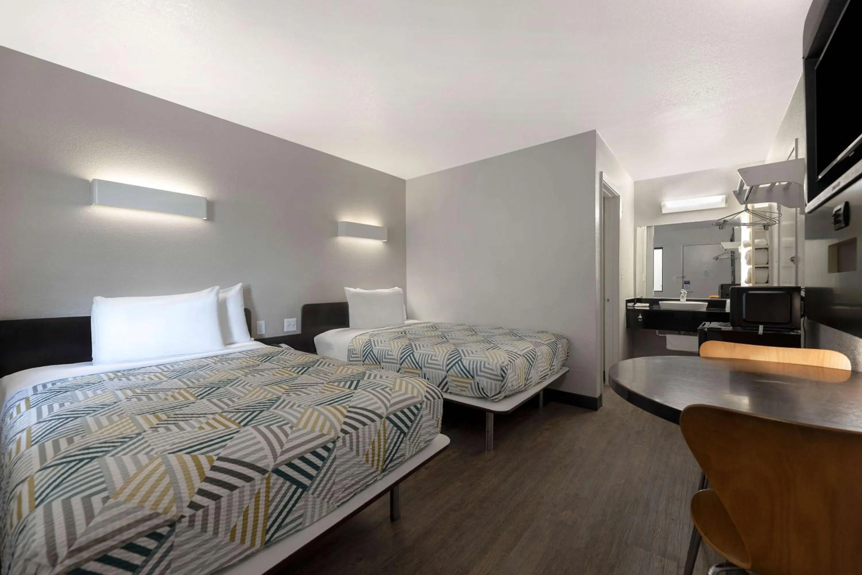 Photo of the whole room, Bed in Motel 6-San Antonio, TX - West SeaWorld