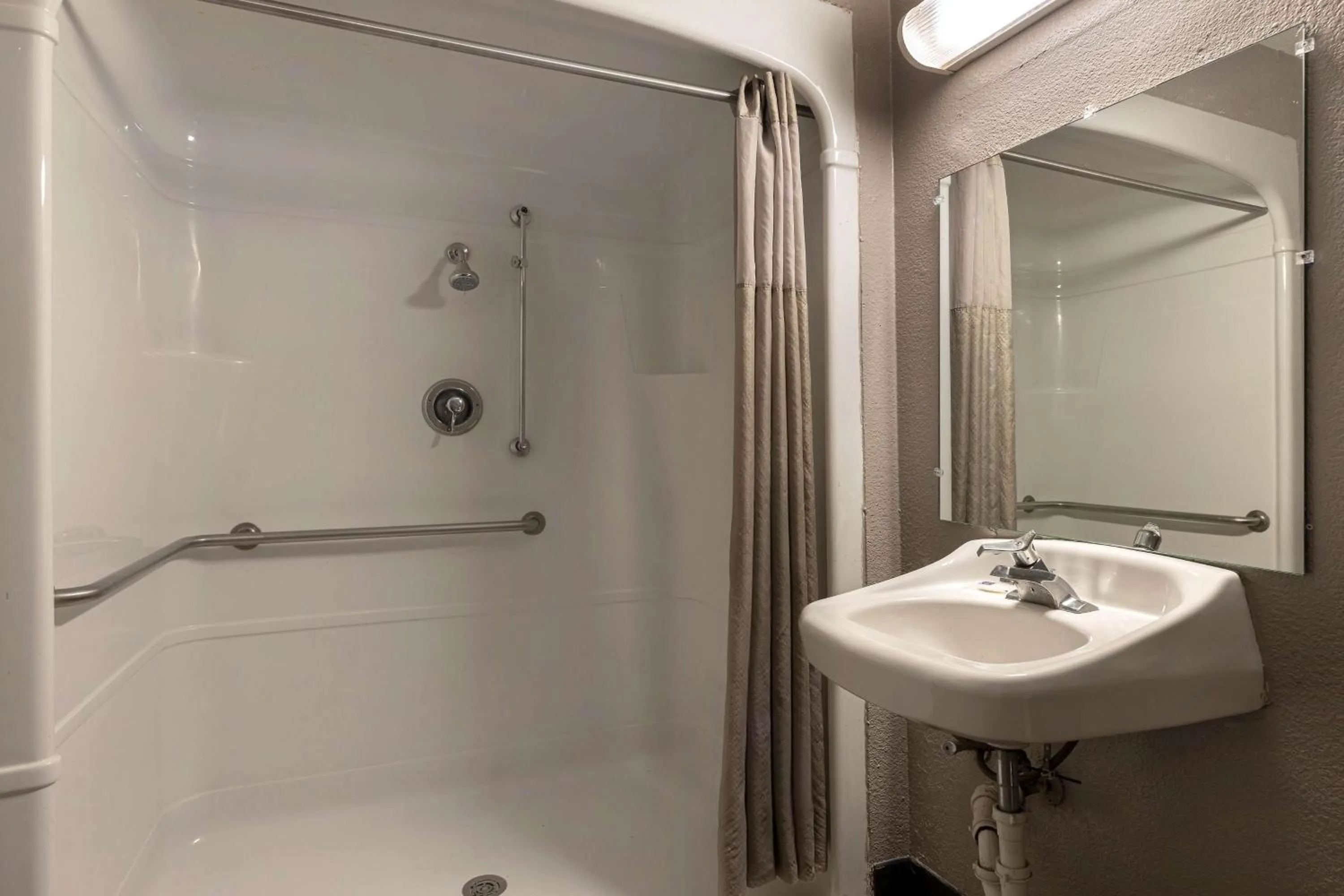 Bathroom in Motel 6-San Antonio, TX - West SeaWorld