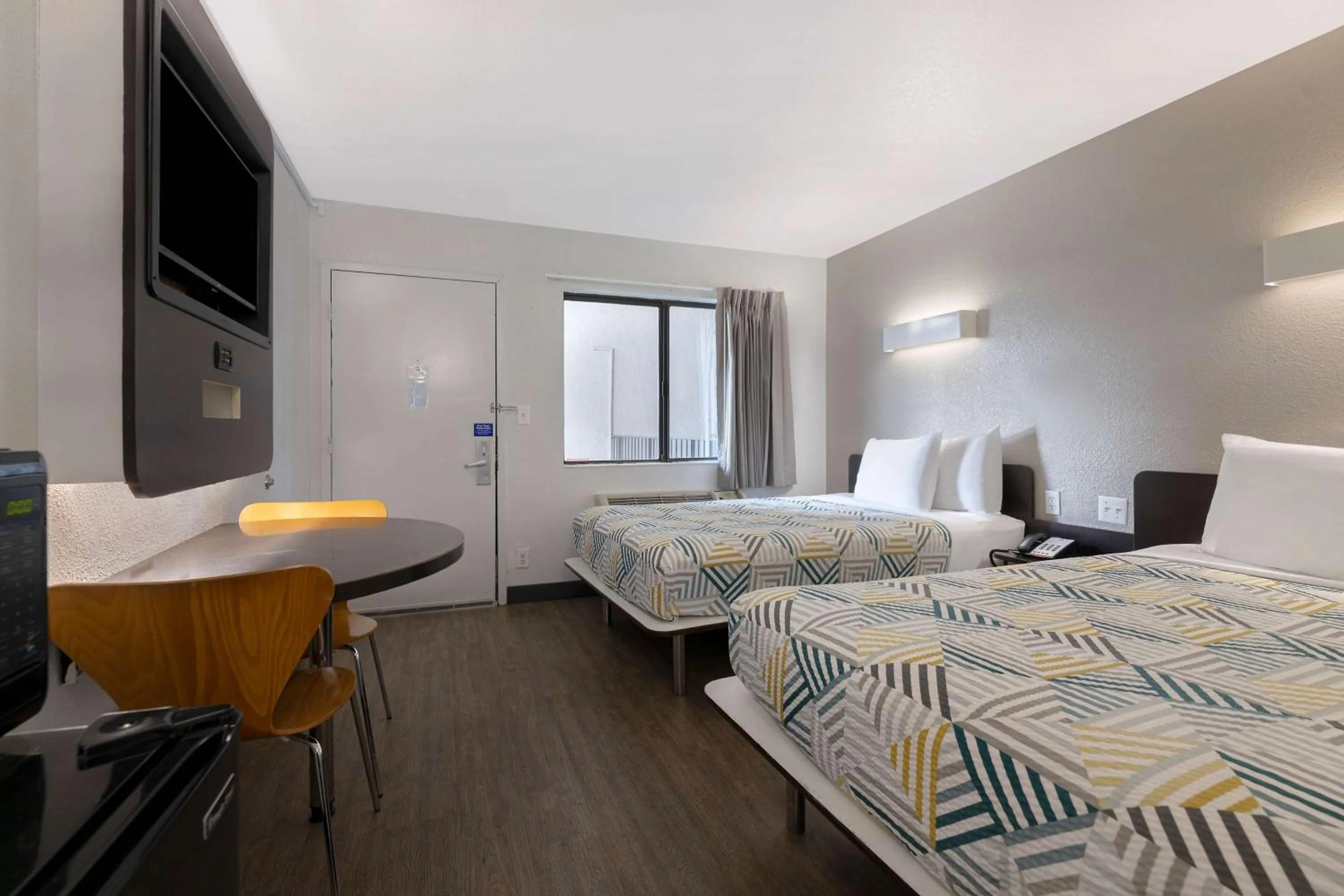 Photo of the whole room, Bed in Motel 6-San Antonio, TX - West SeaWorld