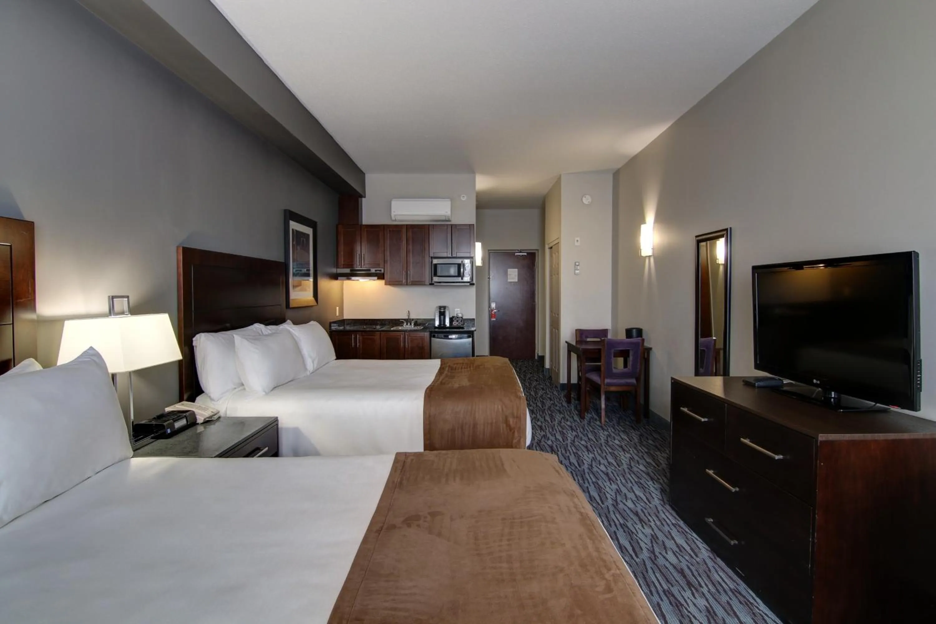 Photo of the whole room, Bed in Best Western Plus Brandon Inn