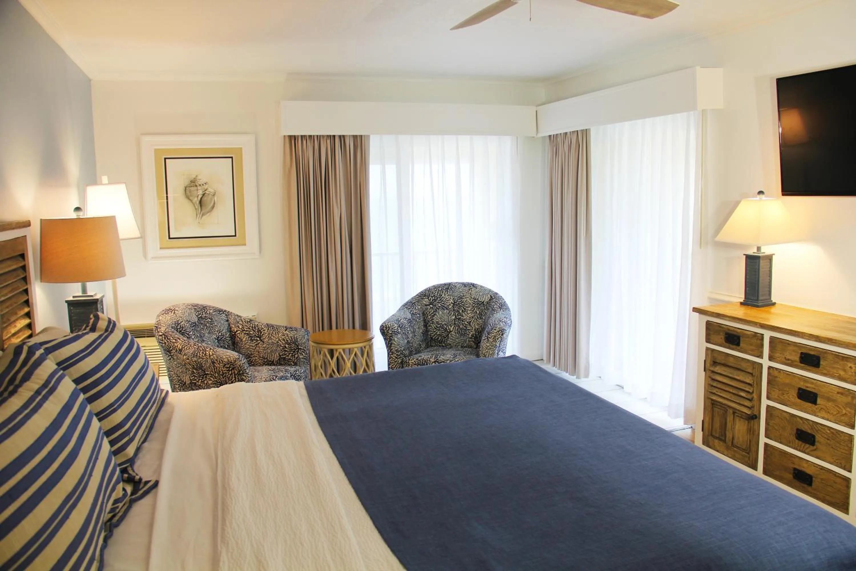 Bed in Surf Side Hotel