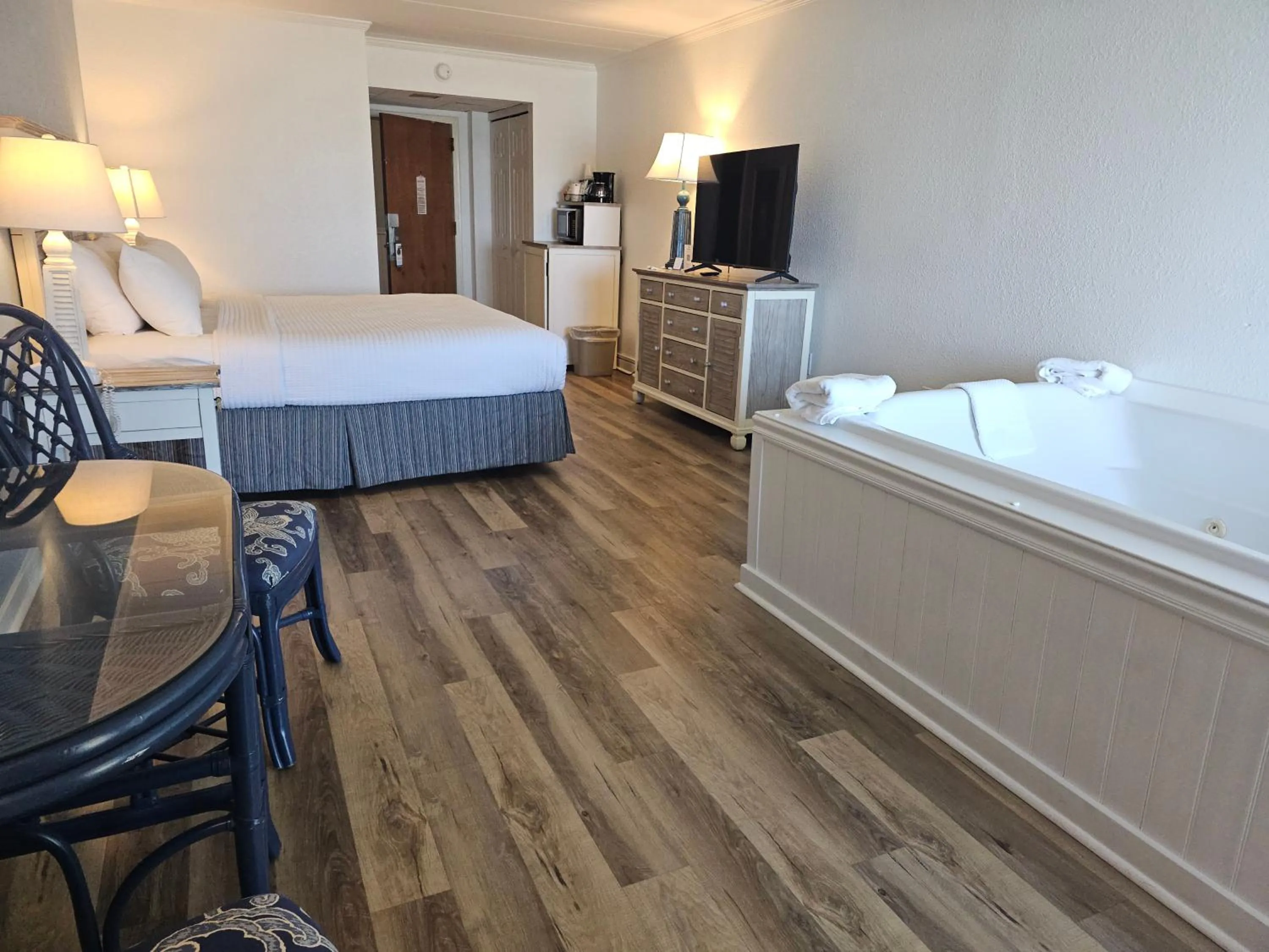 Bed in Surf Side Hotel