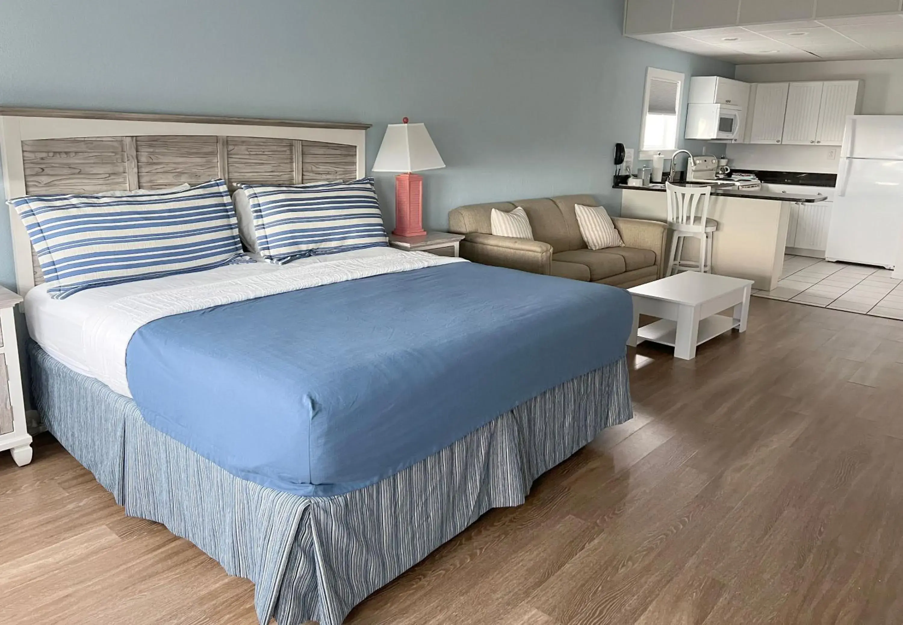 King Studio with Sofa Bed in Surf Side Hotel King Studio with Sofa Bed in Surf Side Hotel