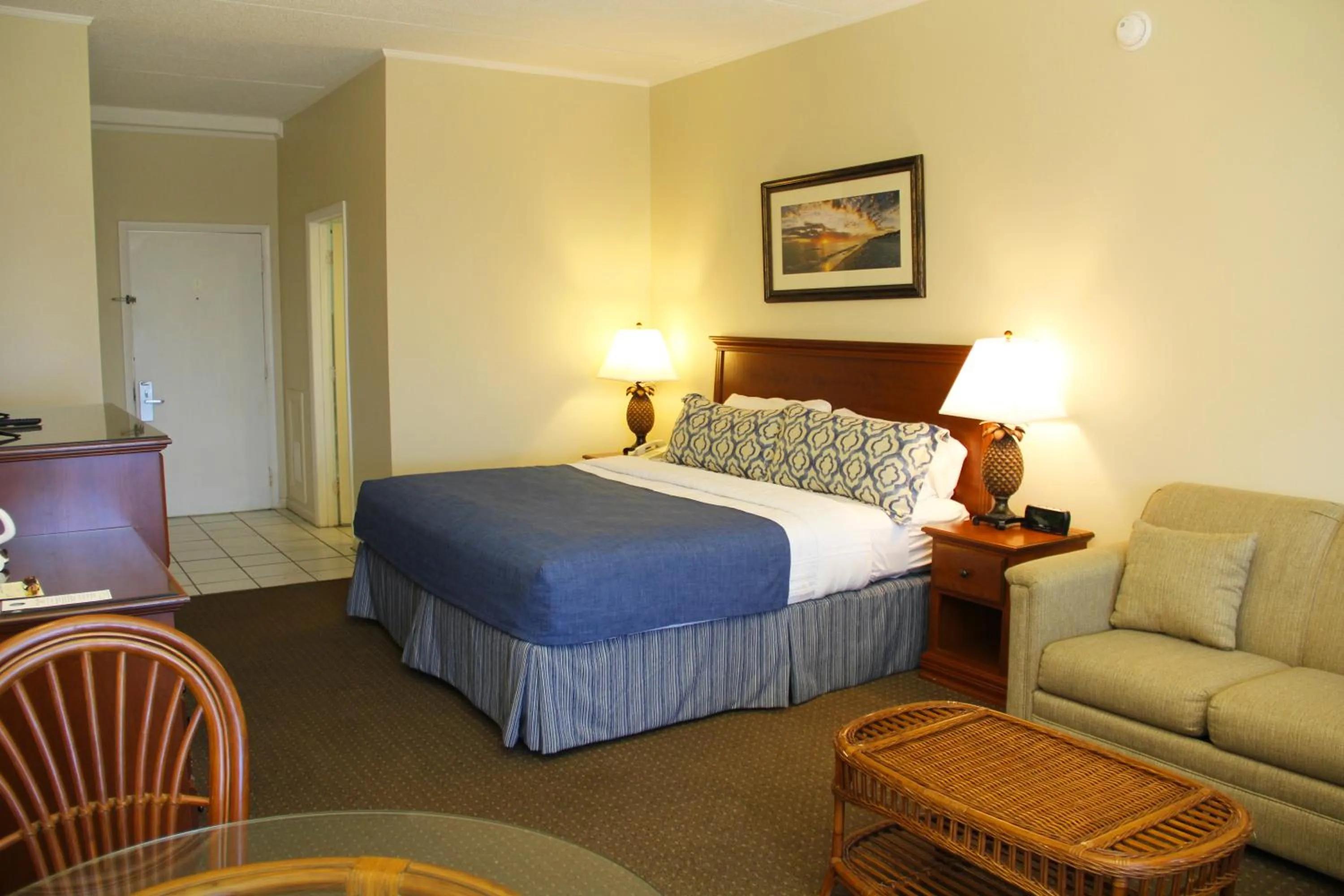 Photo of the whole room, Bed in Surf Side Hotel