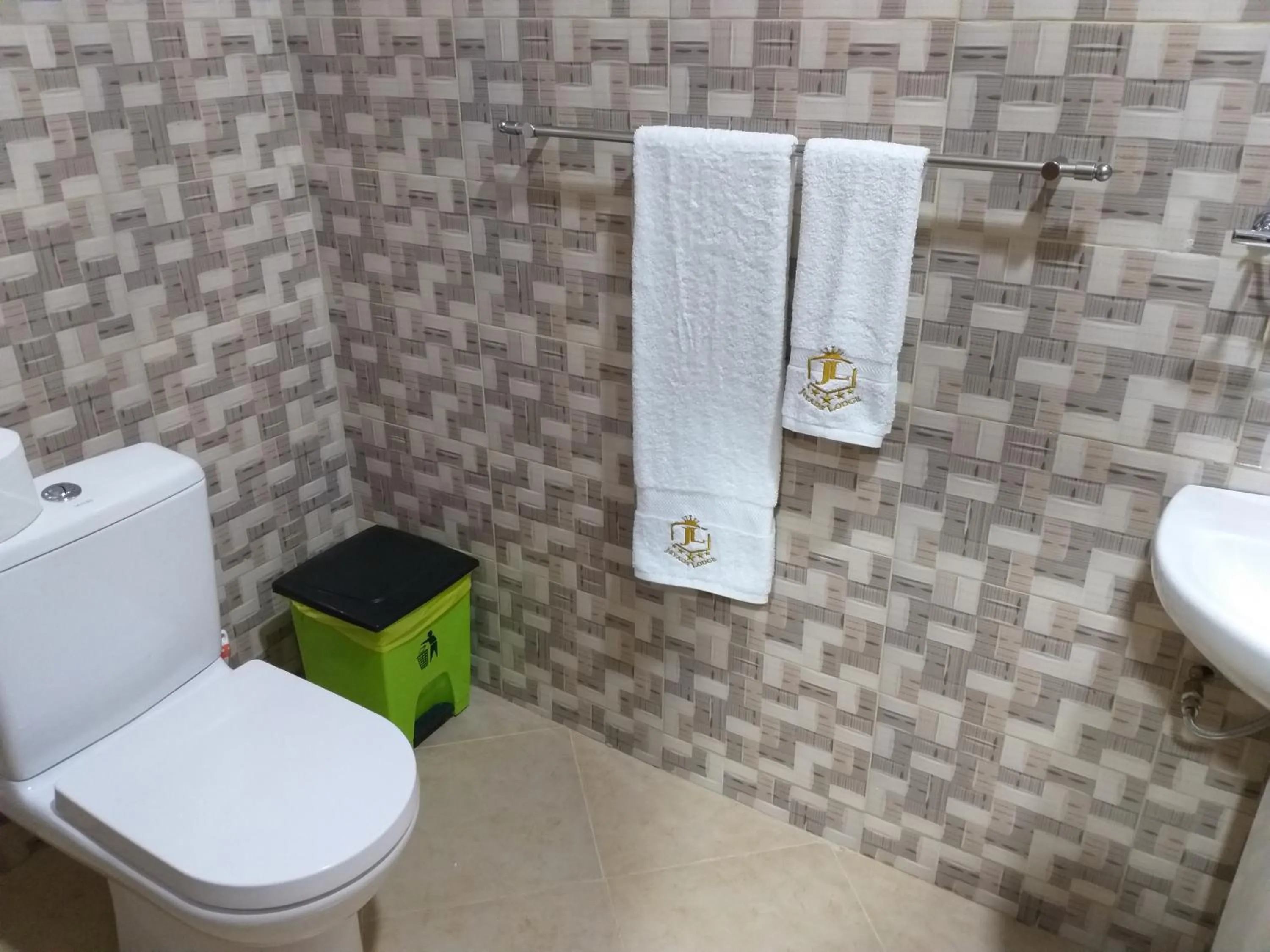 Bathroom in Jeyads Lodge