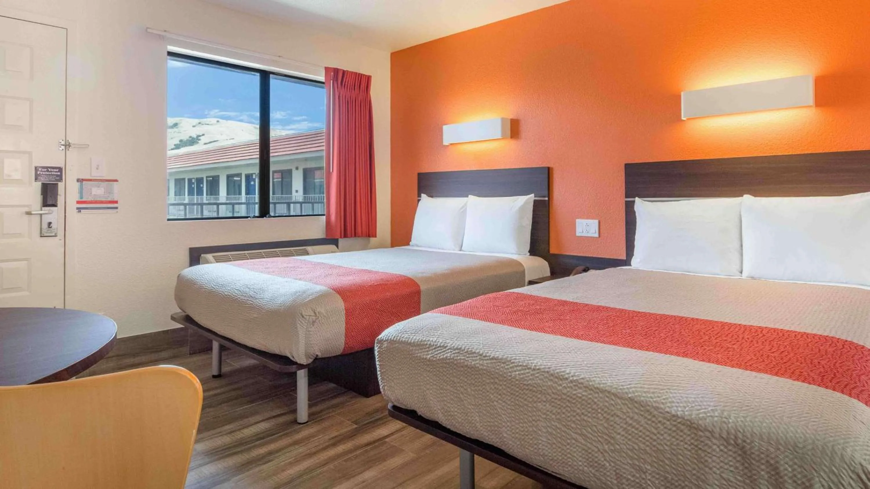 Bedroom, Bed in Motel 6-Fremont, CA - South