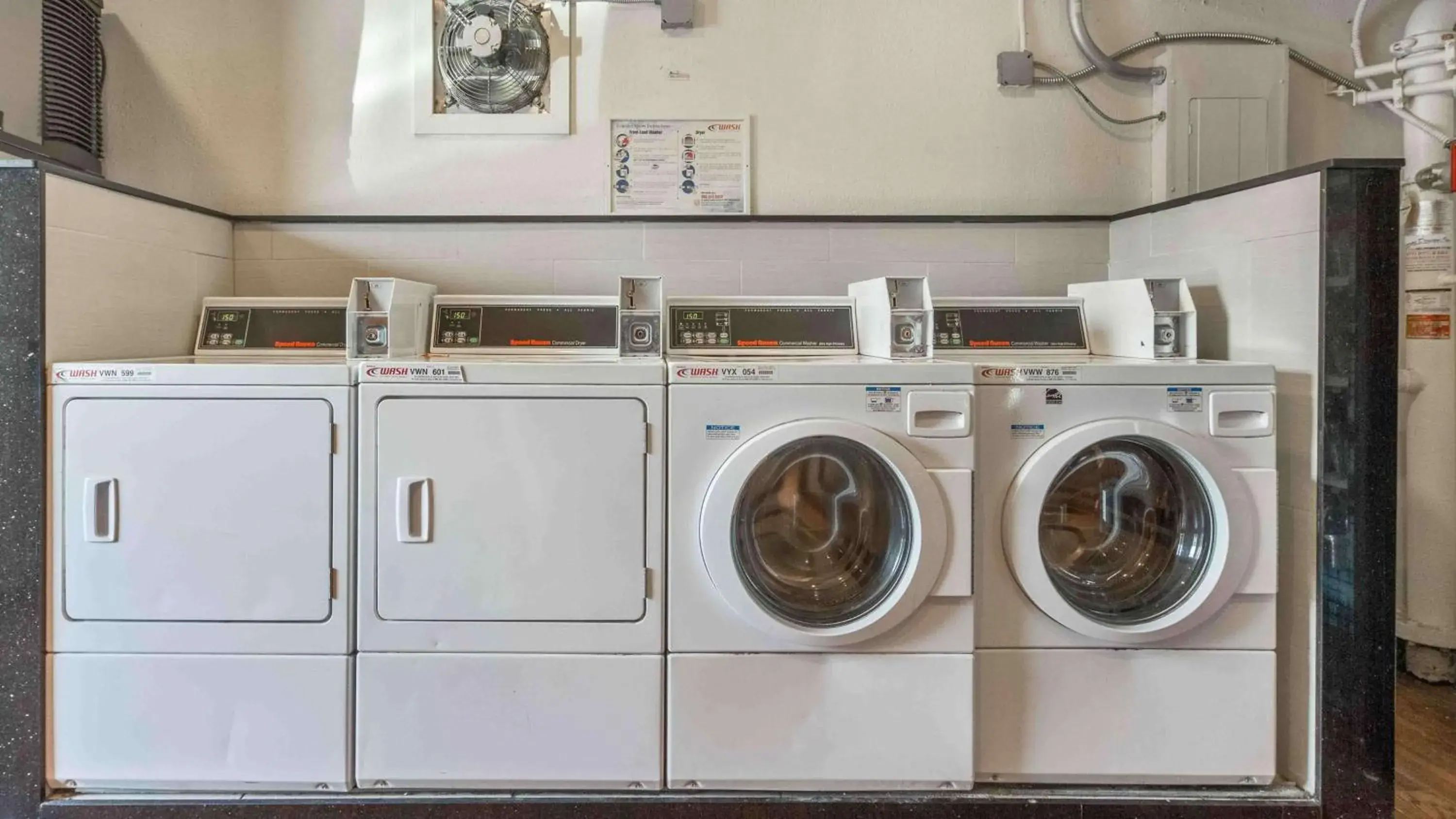 Property building in Motel 6-Fremont, CA - South Property building in Motel 6-Fremont, CA - South