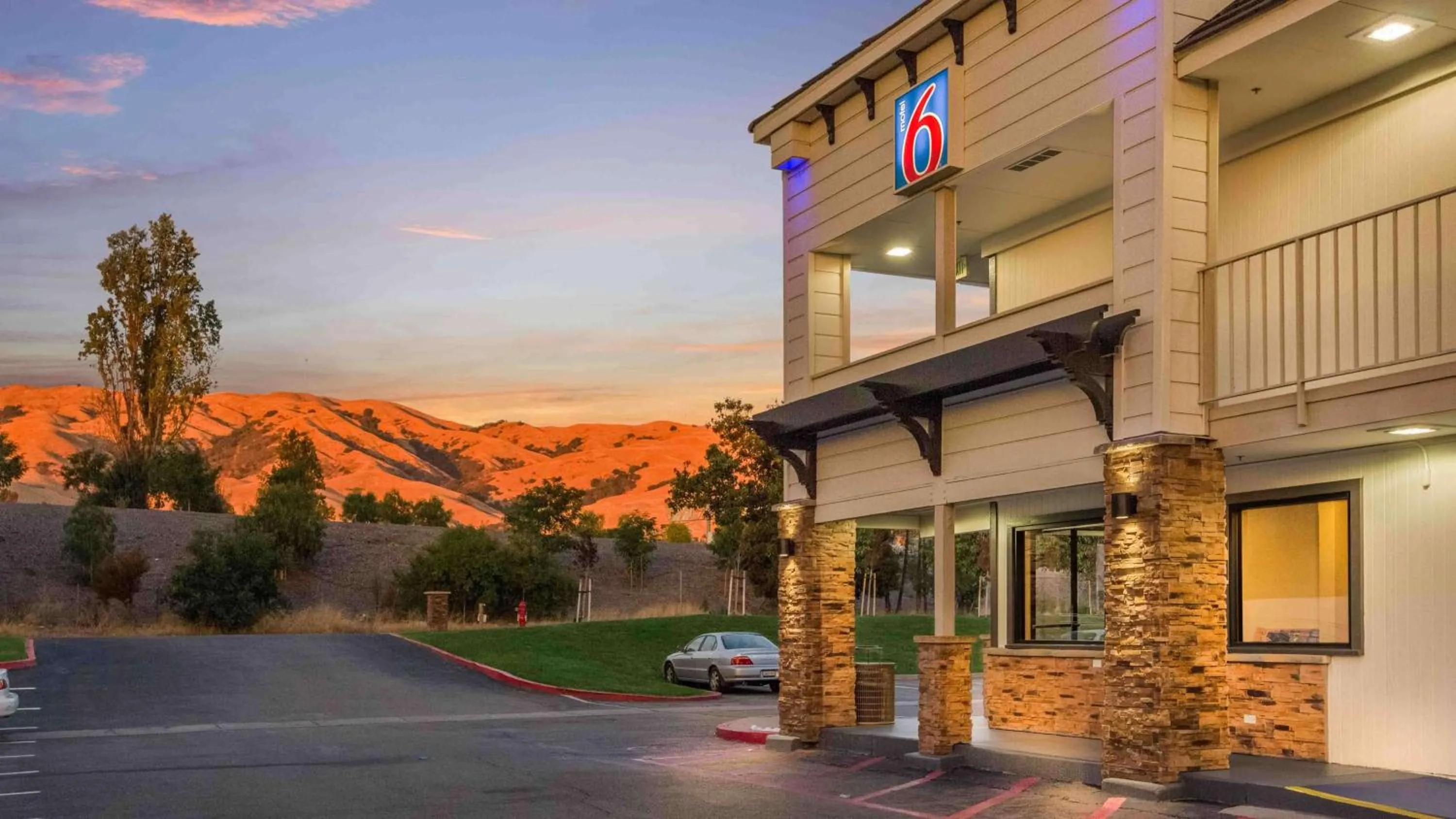 Property building in Motel 6-Fremont, CA - South